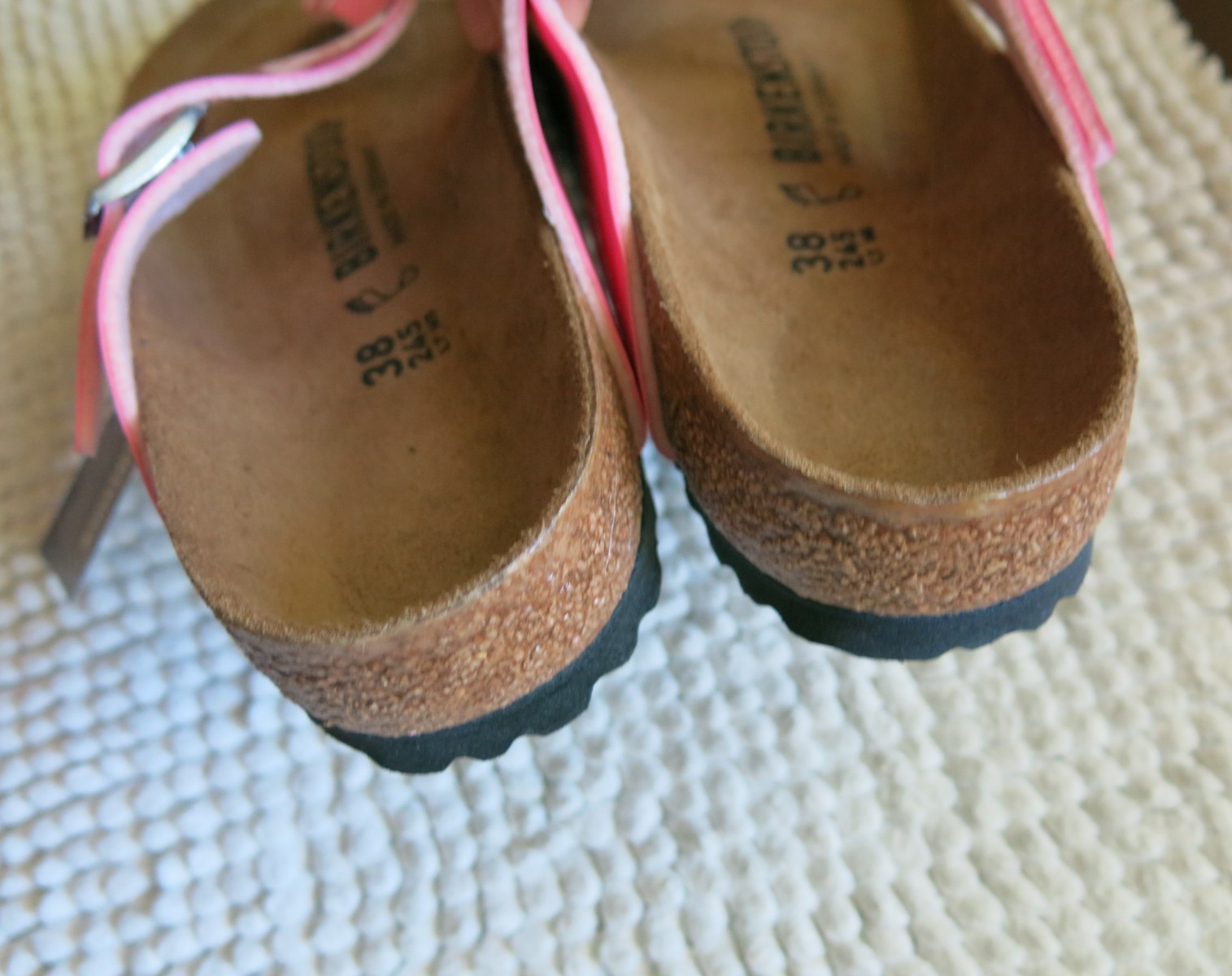 Birkenstock Gizeh Birko-Flor® Patent candy pink EU 38 US 7-7.5 regular/wide