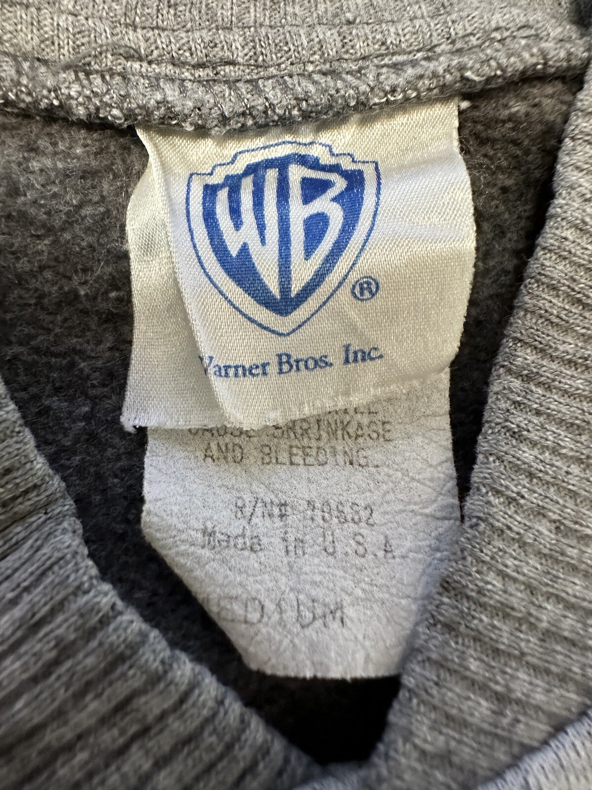 Vintage 1980s 1989 Warner Bros. Studios Bugs Bunny Sweatshirt Button Up Bomber M