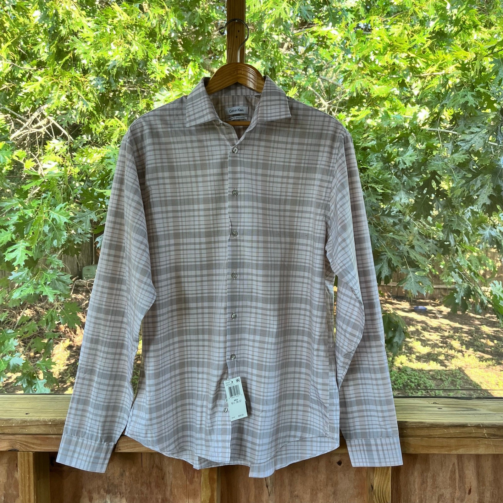 Calvin Klein Men’s Khaki And Grey Button Down Shirt Size 16 1/2. NEW