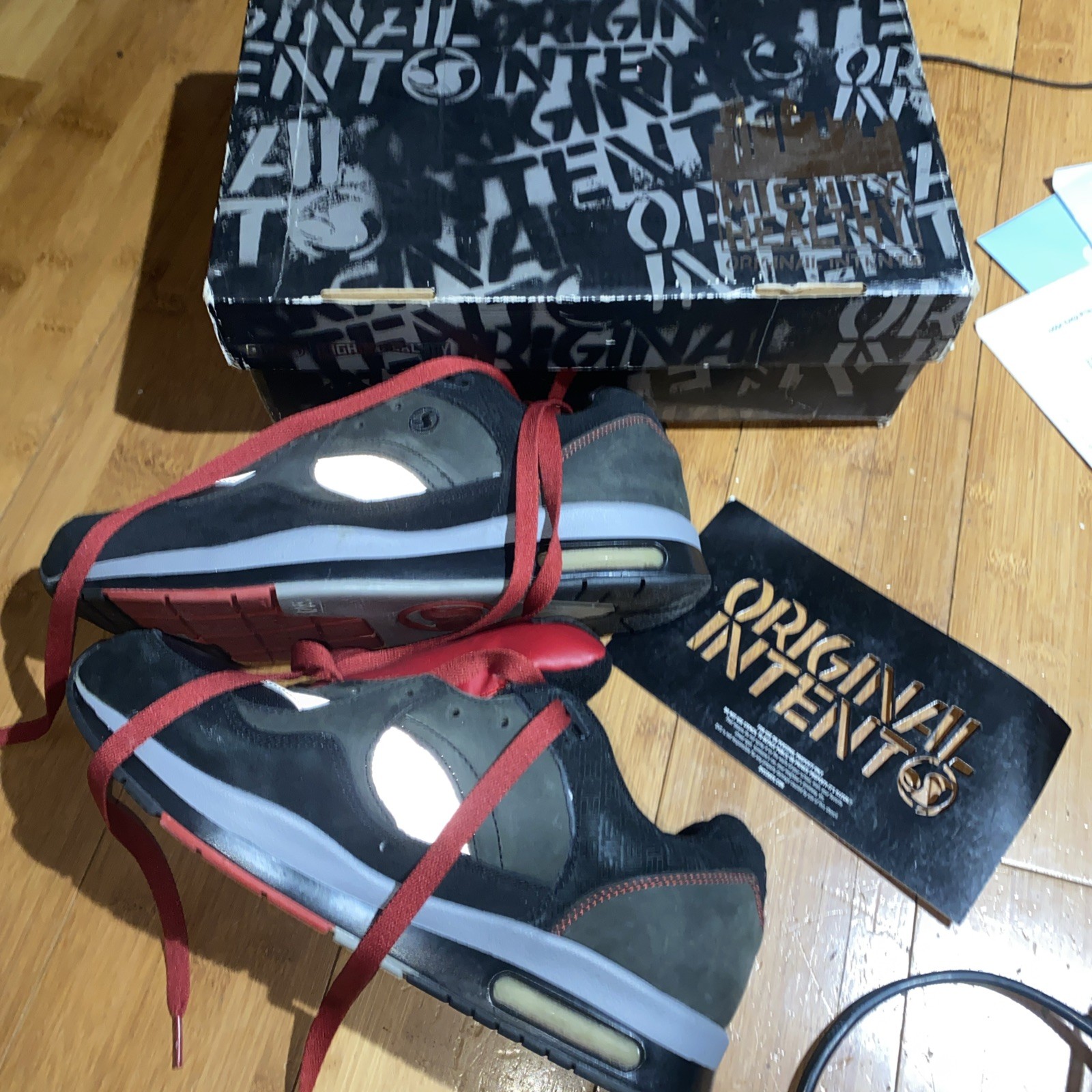 DVS Huf Mighty Healthy Size 10.5 With Box red black Brand New shoes & box