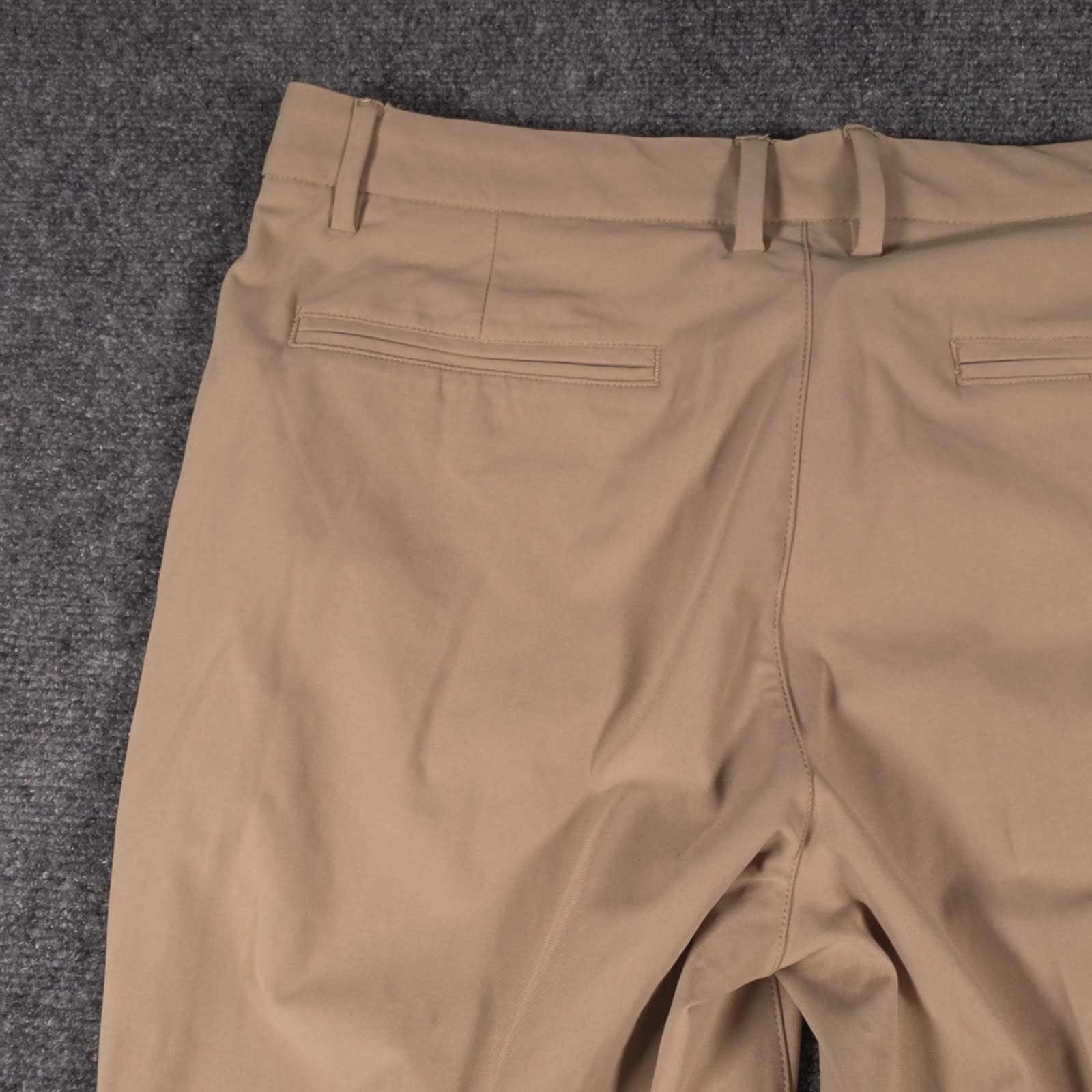 NWT Quince Performance Stretch Technical Dress Pants Mens 32×32 Sand Dune Golf