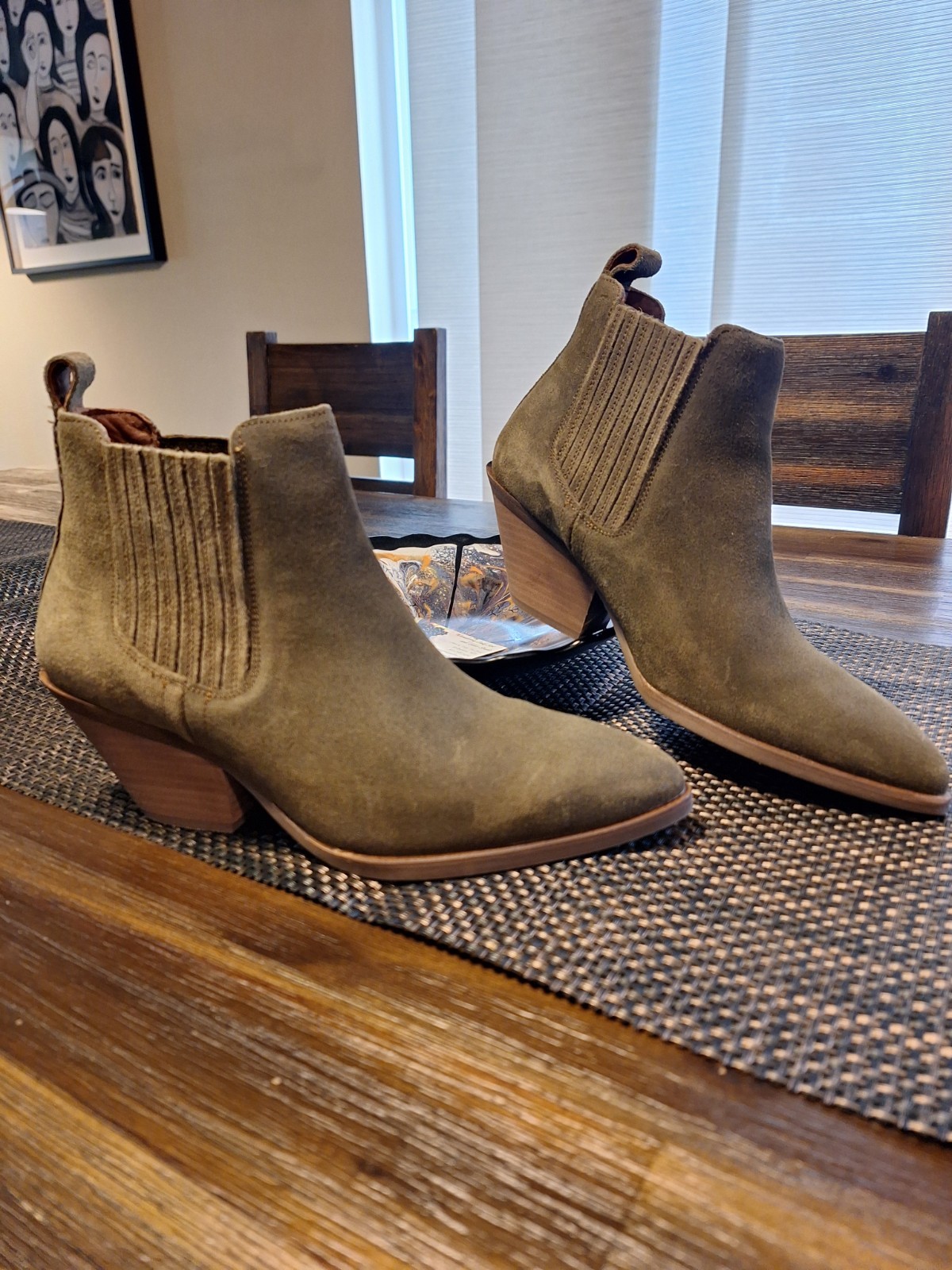 Patina Suede Dakota Western Ankle Boots Olive Green Women’s sz 8 Pointed Toe