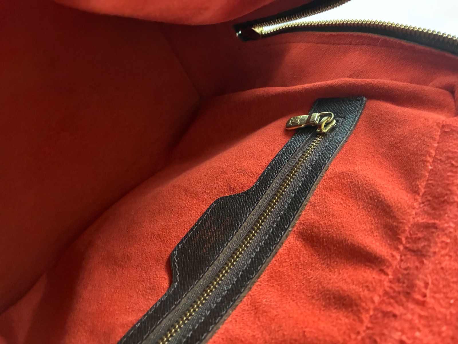 Louis Vuitton Damier Ebene Handbag – Authentic