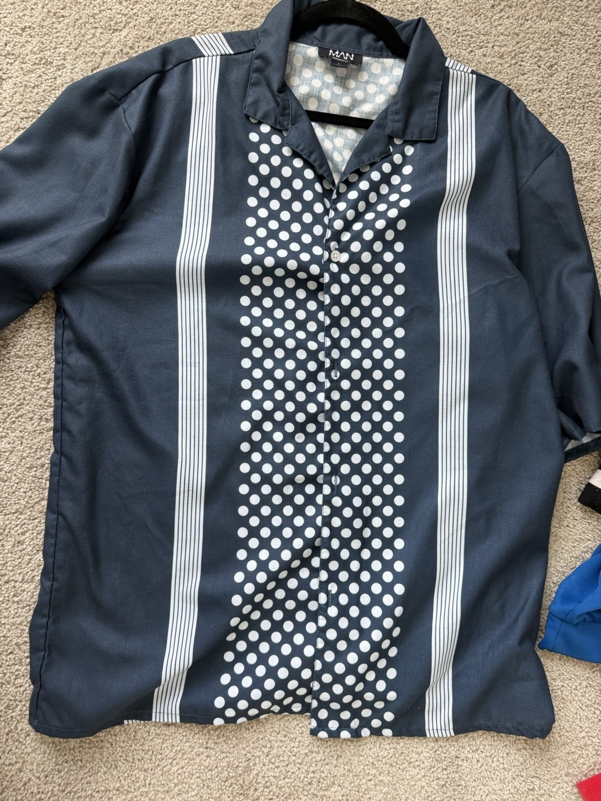 BoohooMan Men’s L Blue/White Polka Dot Short Sleeve Button-Up Shirt