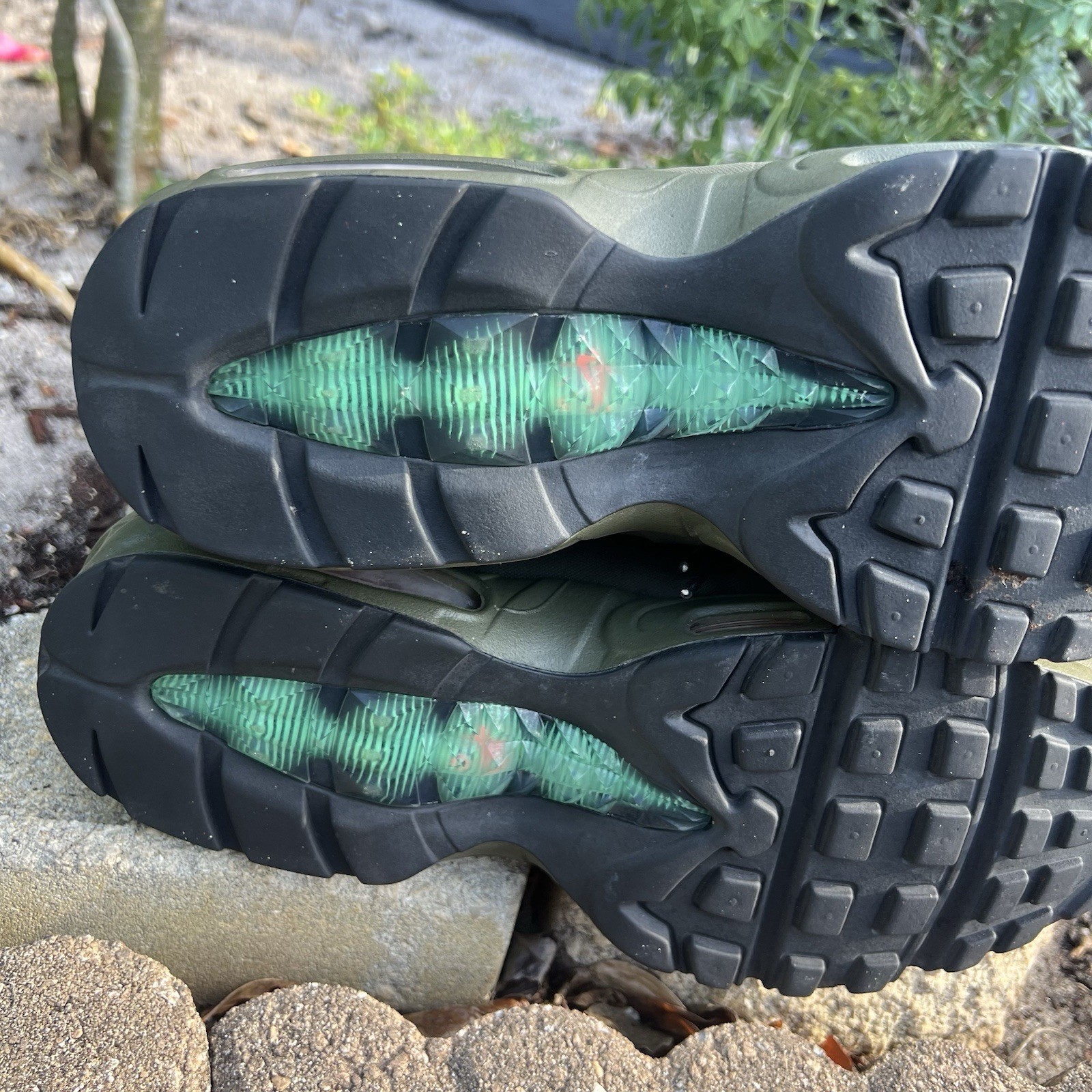 As 9.5 Nike Air Max 95 Sneakerboot Olive Black Red Men’s Shoes 806809-300