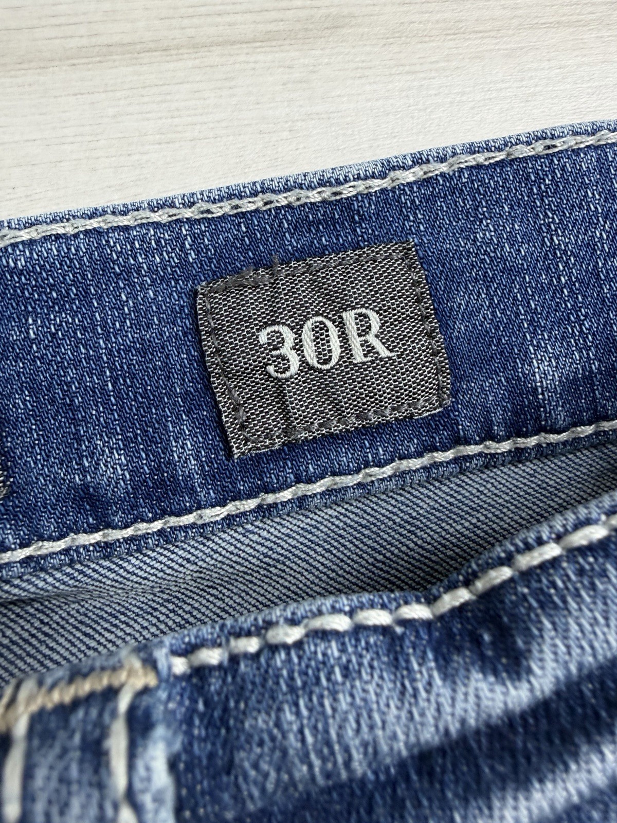 Buckle BKE Jake Jeans Boot Leg Medium Wash Stretch Whiskered Denim Mens 30×32
