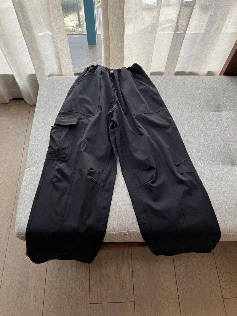 AIo Yoga Low Rise Megastar Cargo Pant Adjustable Bungee Waist Soft Women’s Pants