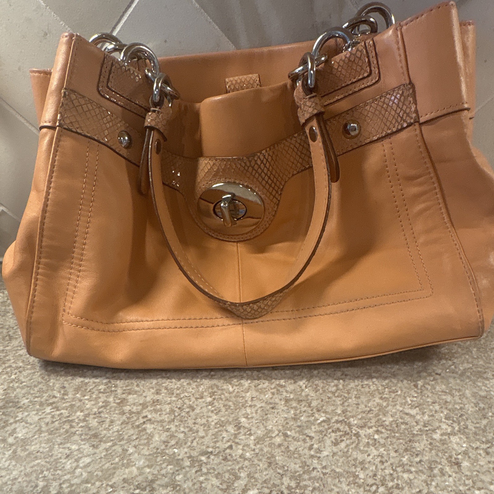 Coach Peach Handbag Turn Lock Zip Silver Hardware Lined Inner/Outer Pockets