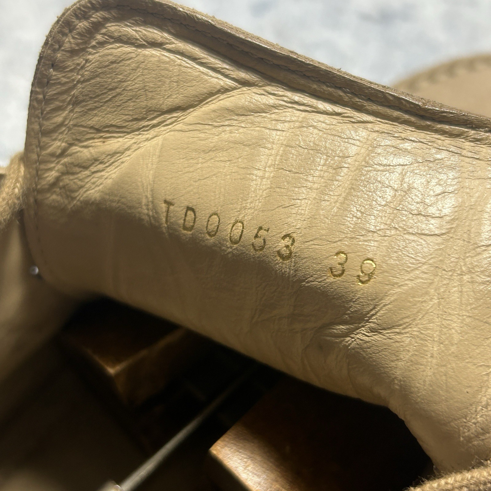 Louis Vuitton Suede TD0053 Shoes Tan Beige Size 38 Made in Italy LV