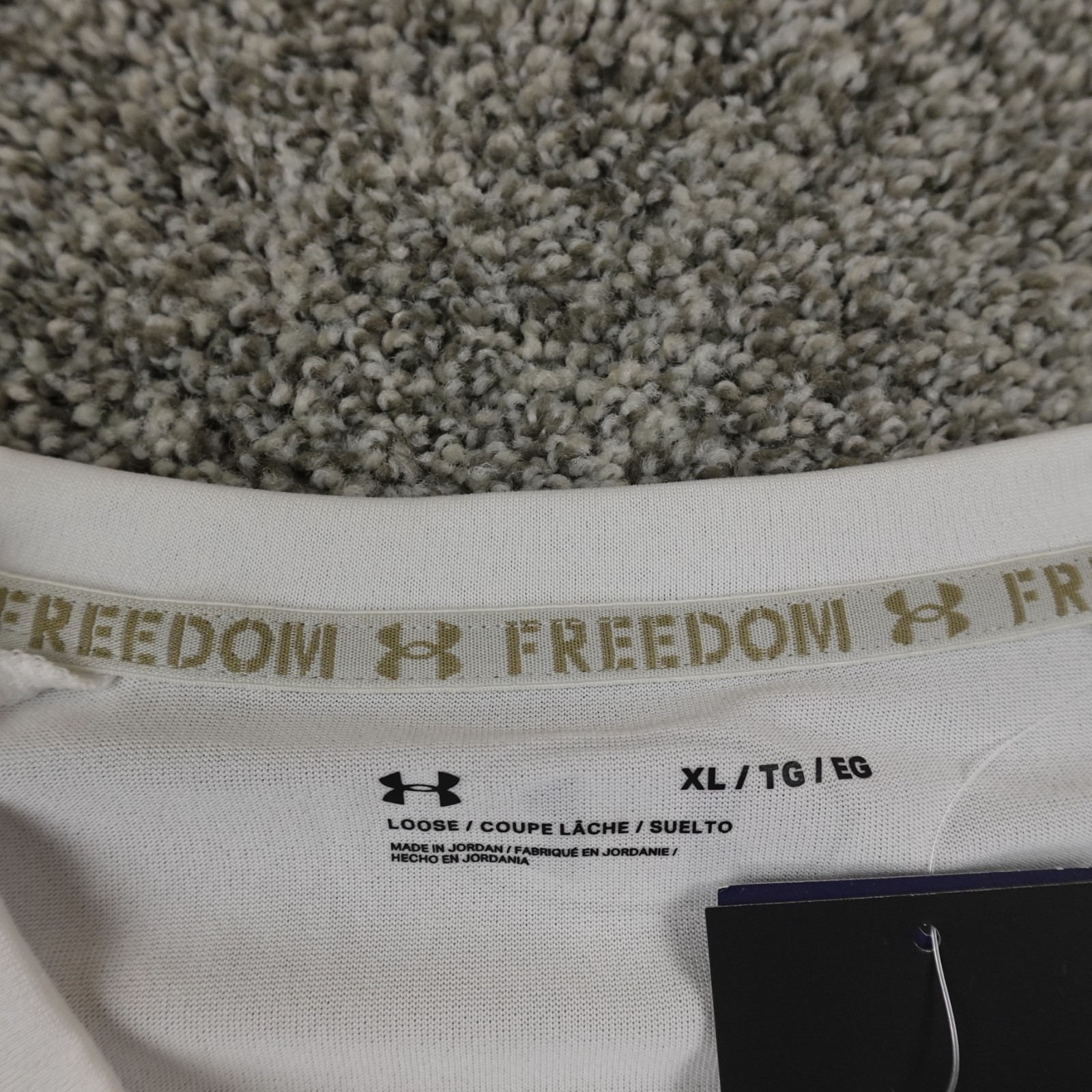 NEW Under Armour Shirt Mens XL White Freedom Loose Long Sleeve USA Flag Graphic