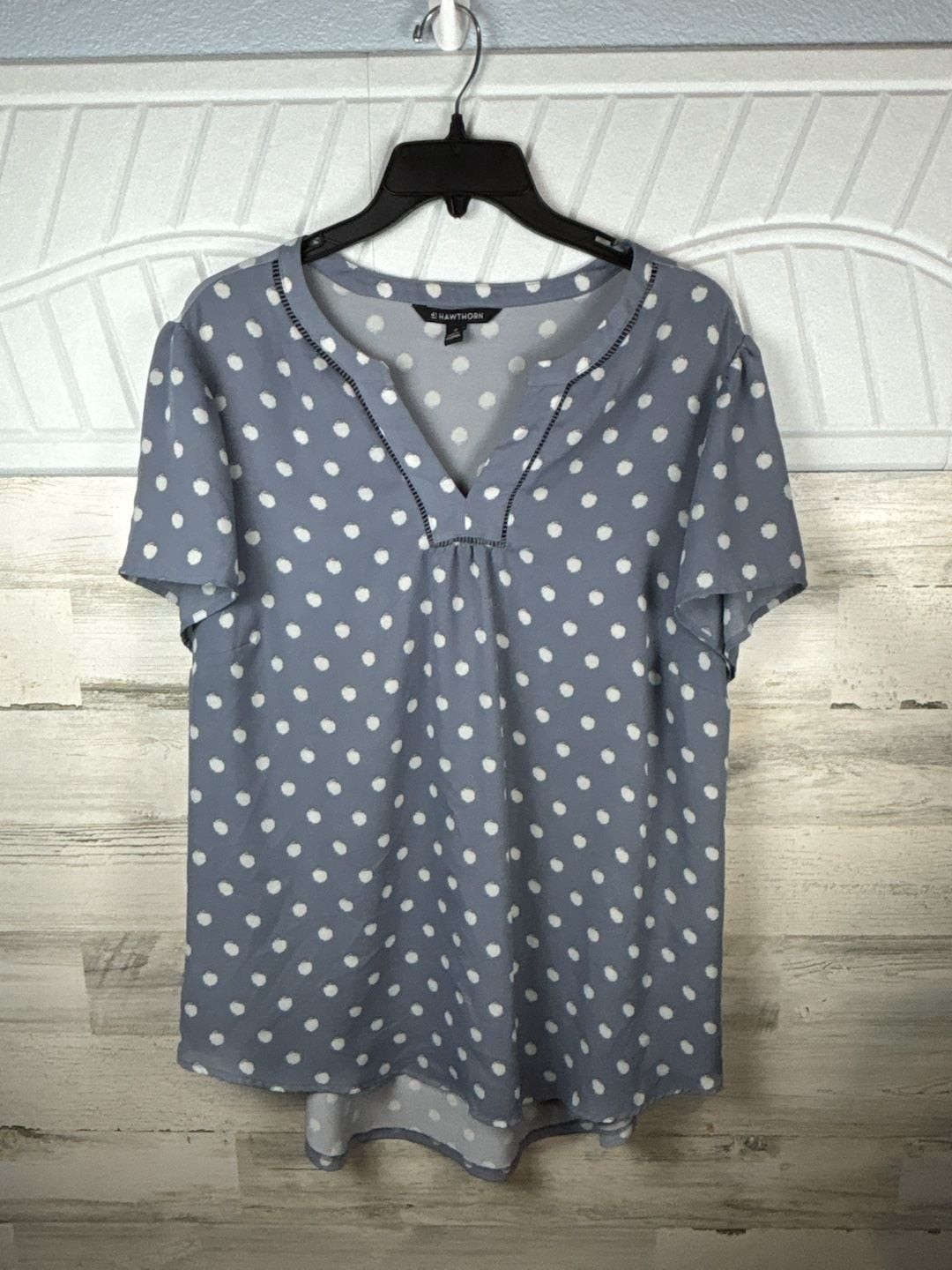 41 Hawthorn Women’s Blue Polka Dot Split-Neck Short Sleeve Blouse