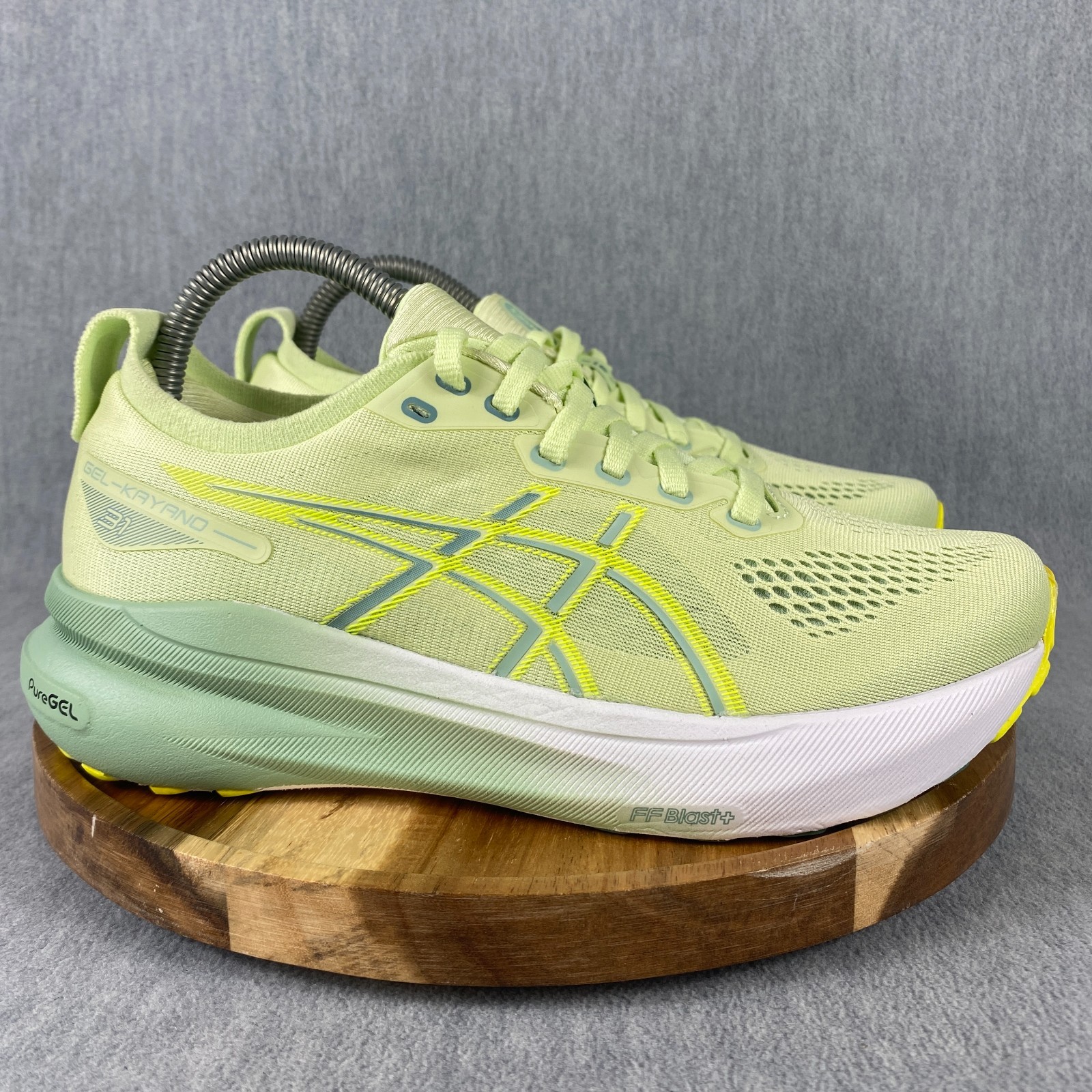 Asics Gel-Kayano 31 Shoes Womens Size 7.5 Lime Green Running Jogging Cool Matcha