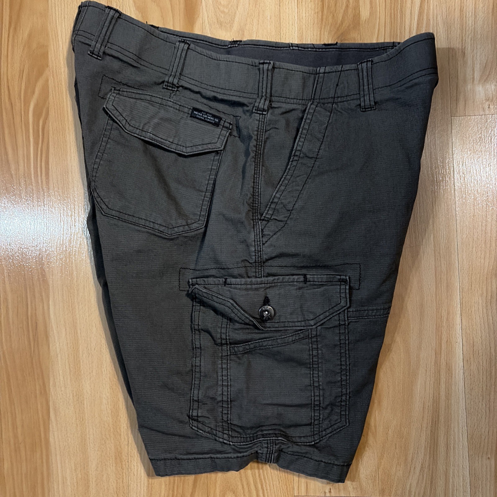 Lee Extreme Motion Mens Cargo Shorts 34 Gray Stretch Utility Pockets 6