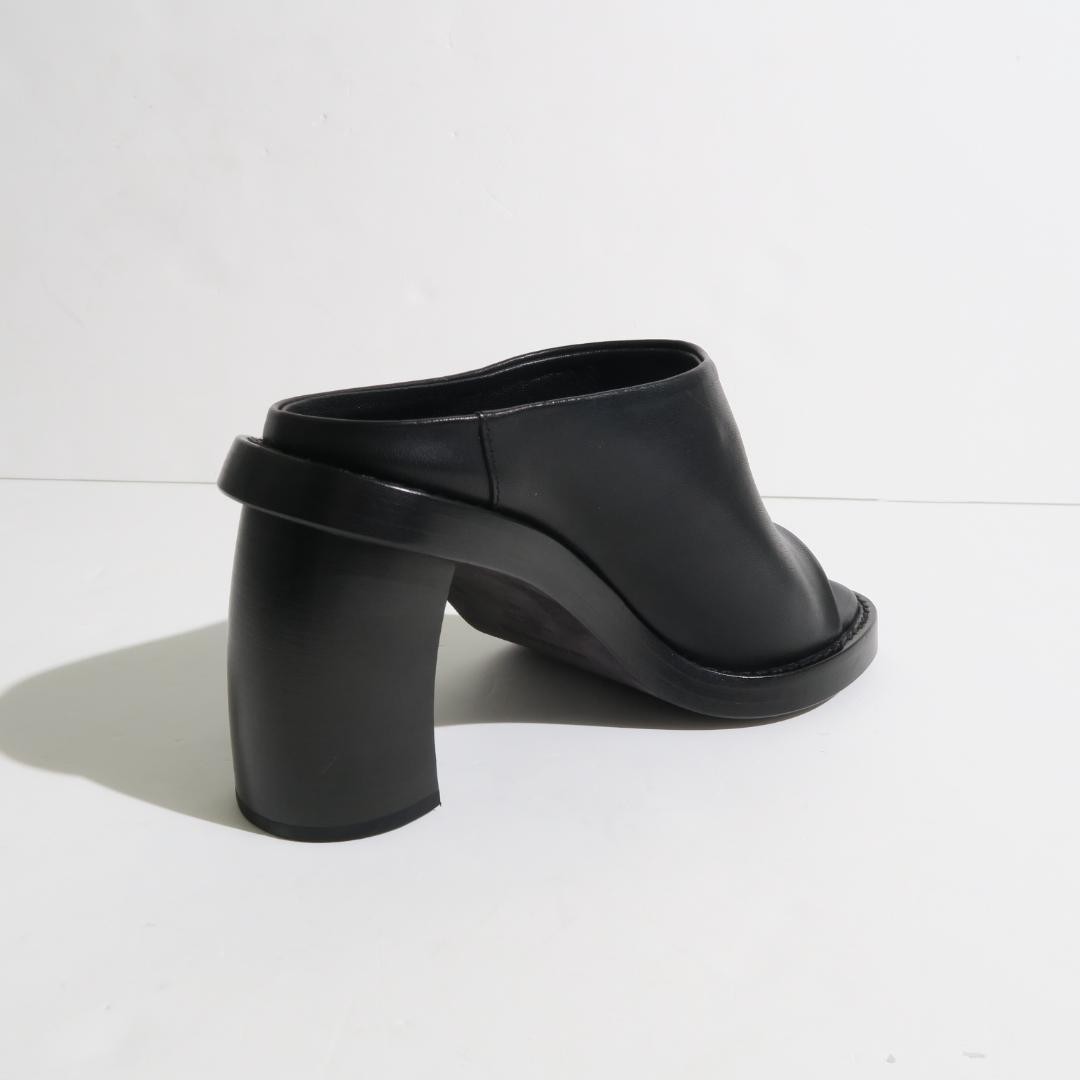 Ann Demeulemeester Clara Slide Sandals Black Leather Women’s 38 UNUSED
