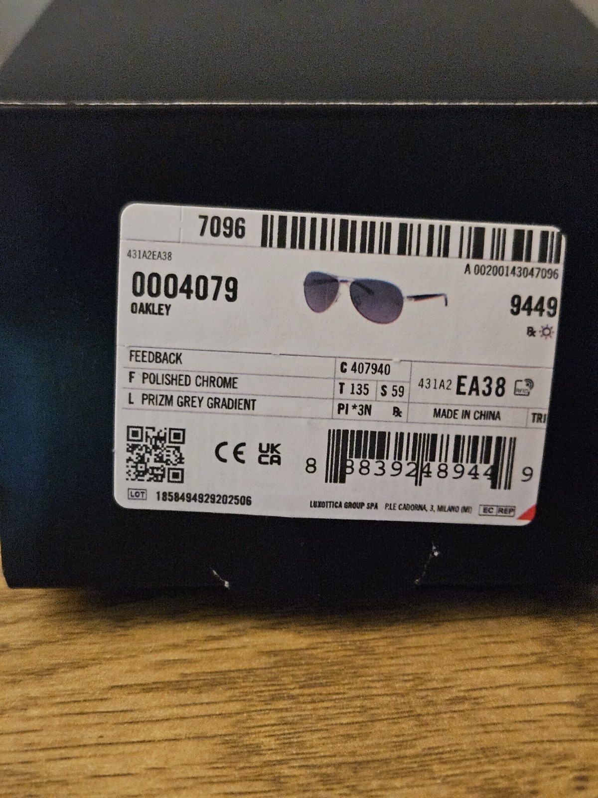 OAKLEY FEEDBACK SUNGLASSES POLISHED CHROME PRIZM GREY GRADIENT OO4079-4059