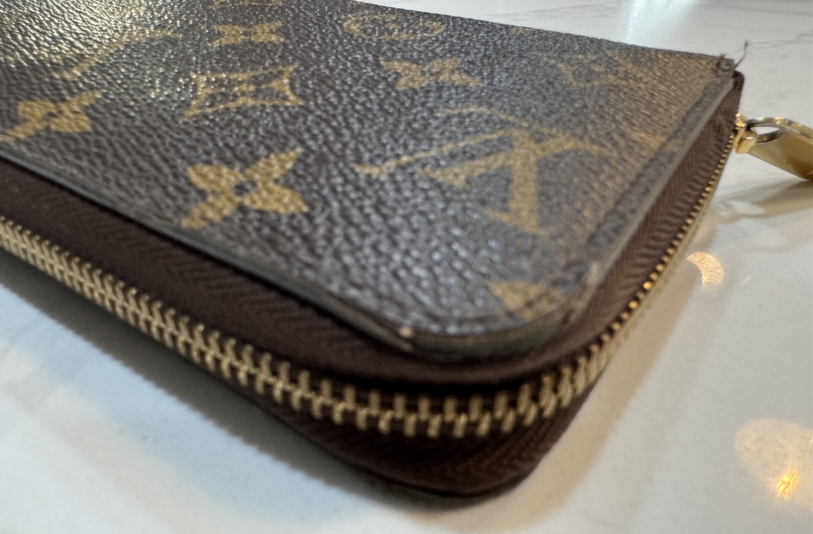 LOUIS VUITTON LV Monogram Canvas Zippy Wallet -Brown