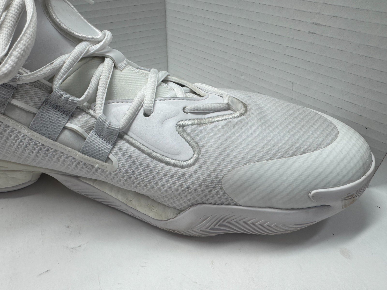 Adidas BYW Select IE9310 Mens 16 Basketball Shoes Cloud White Athletic Sneakers