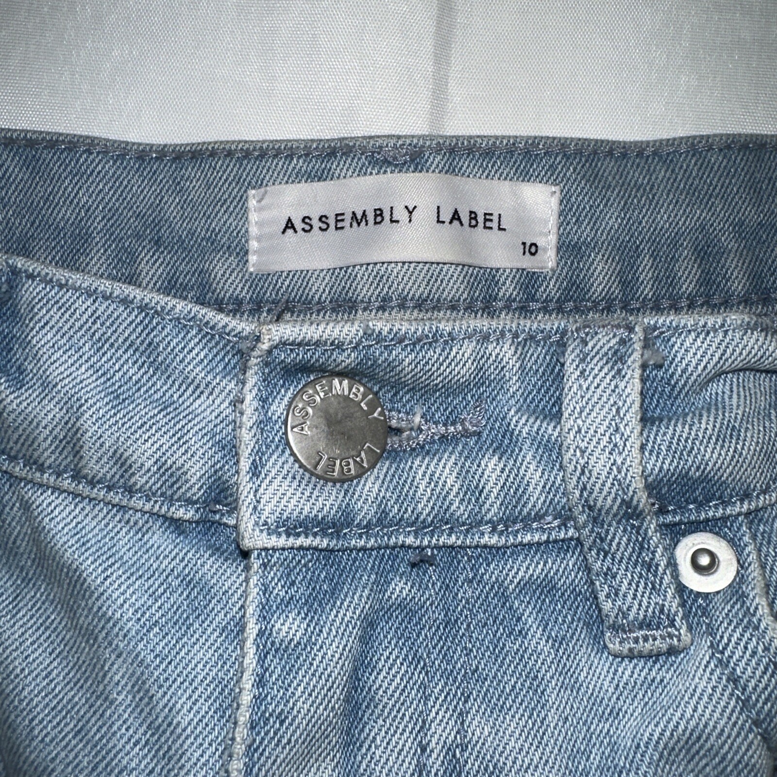 Preowned- Assembly Label Straight Relaxed Fit Denim Jeans Womens (Size 10)