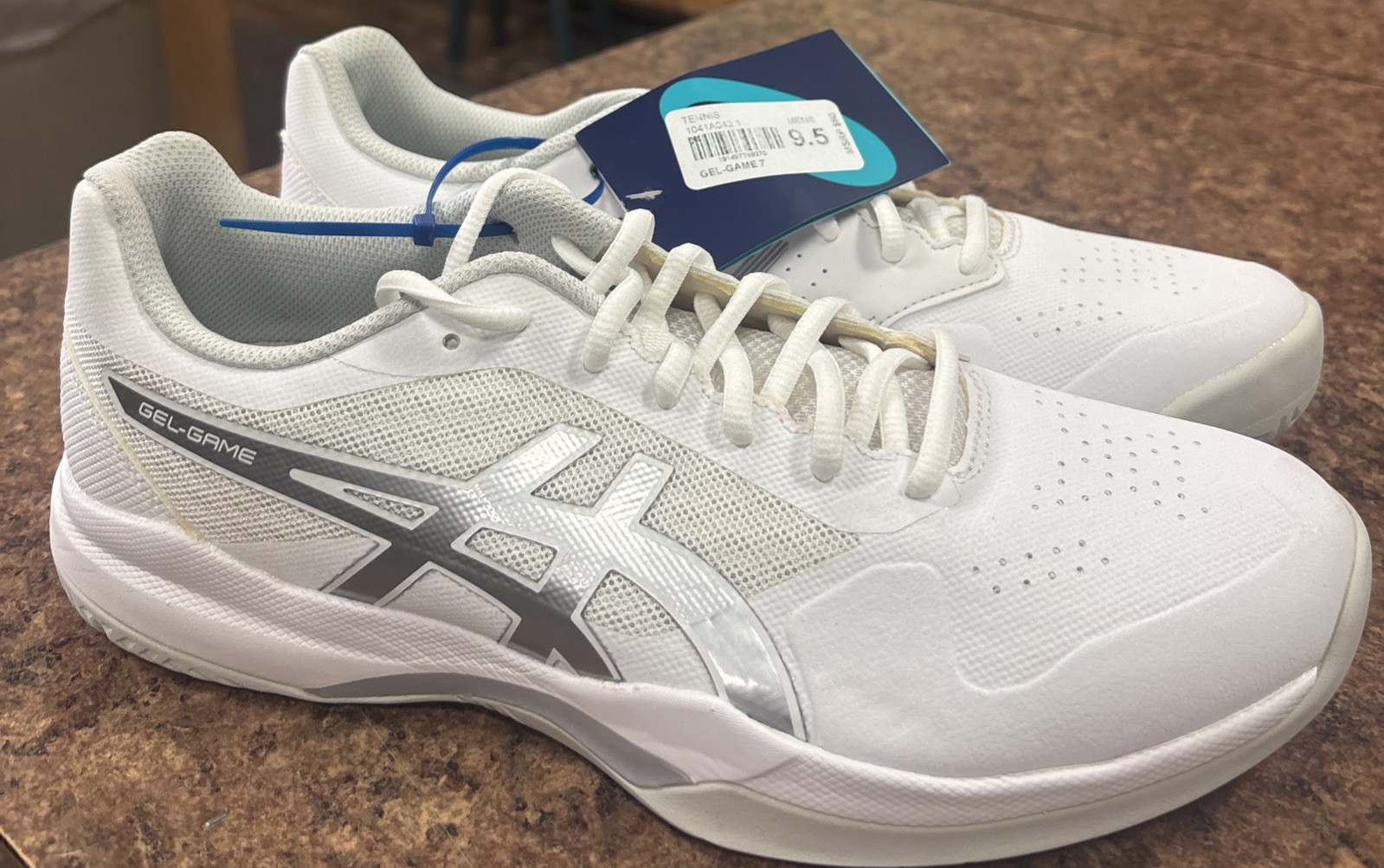 Size 9.5 Men’s Medium- ASICS GEL-Game 7 White