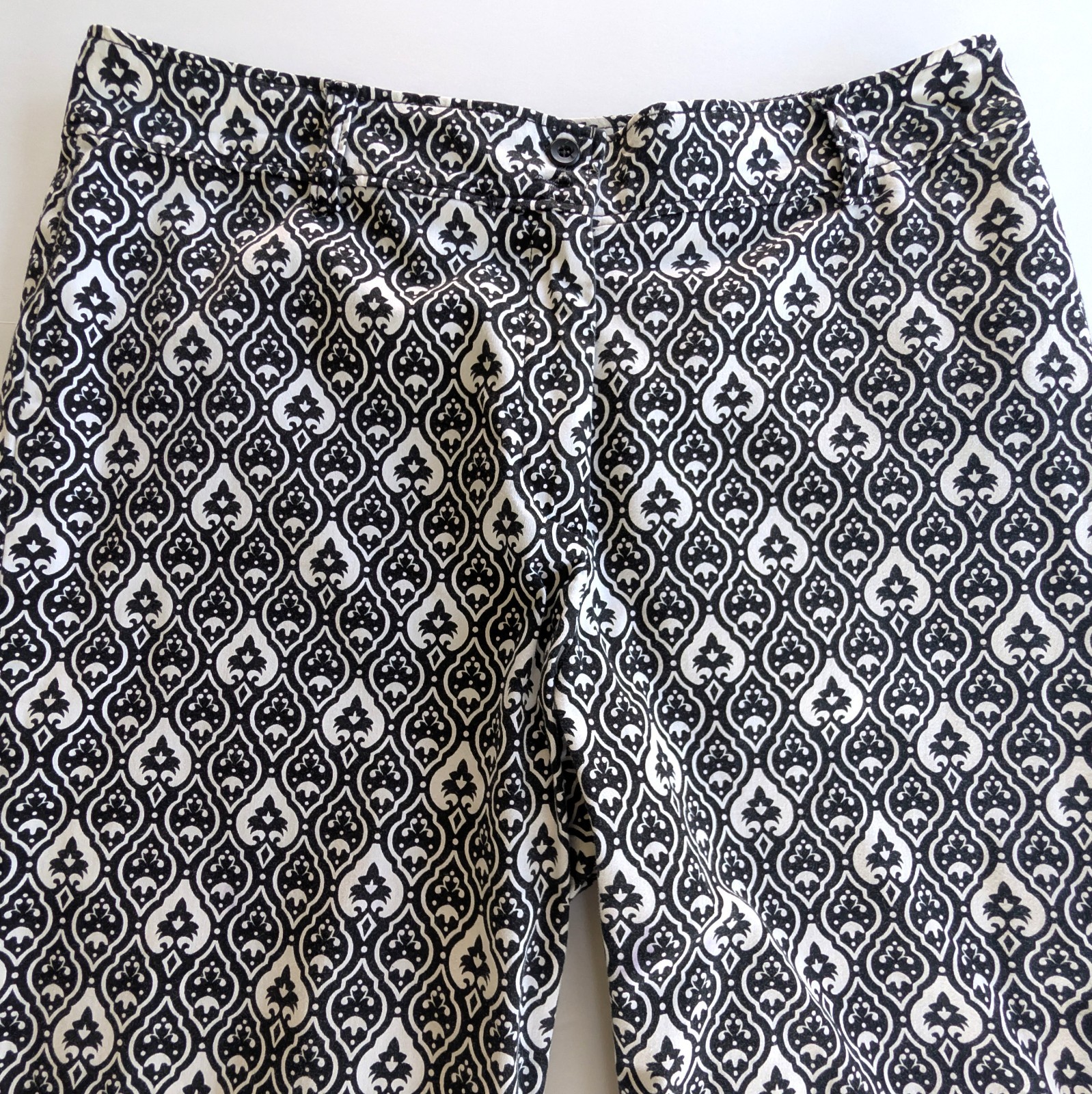 WORTHING STRETCH Sz 14 Black White Geo Cotton Stretch Capri Pants EUC