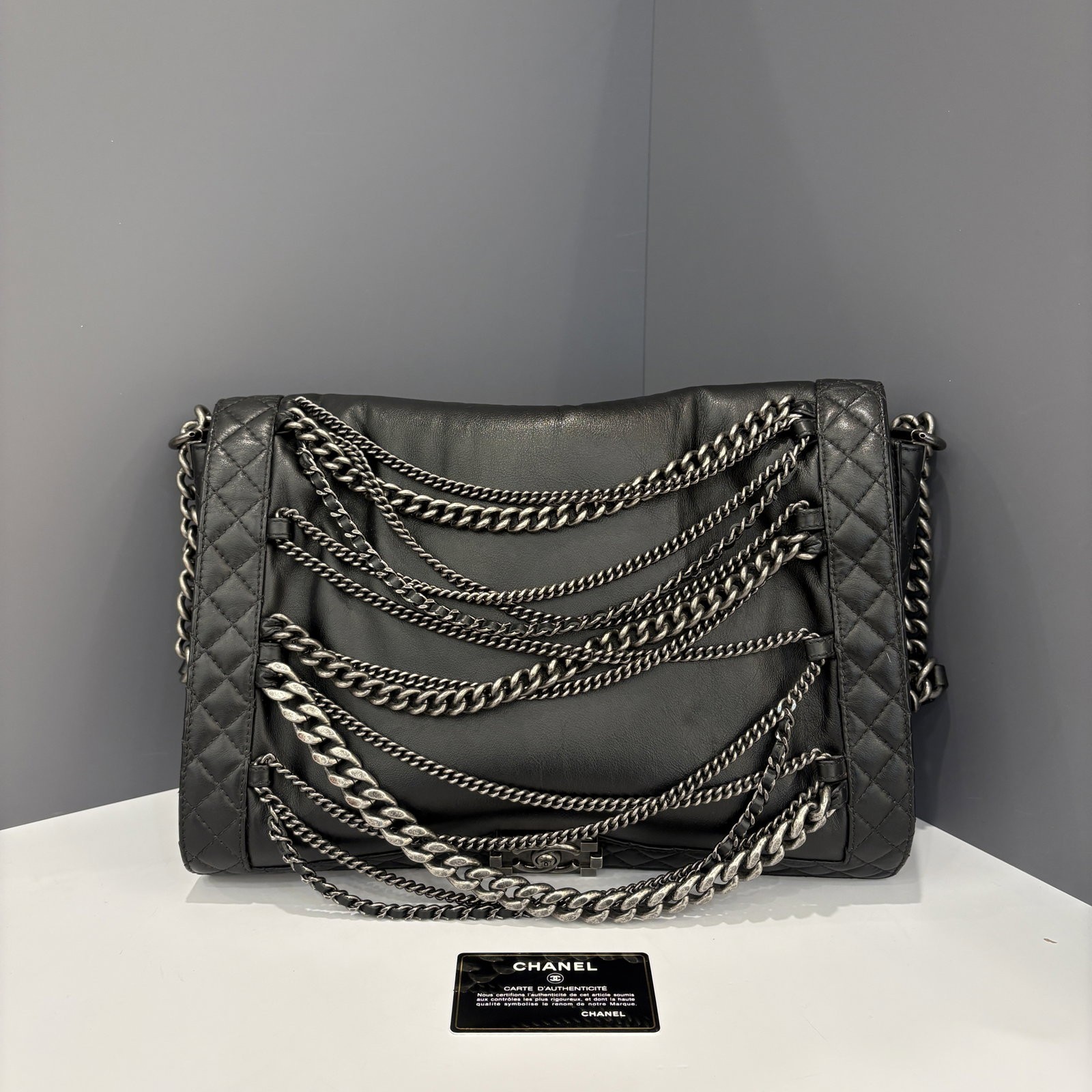 Chanel Enchained Boy Flap Black Calfskin (hs021026a2)