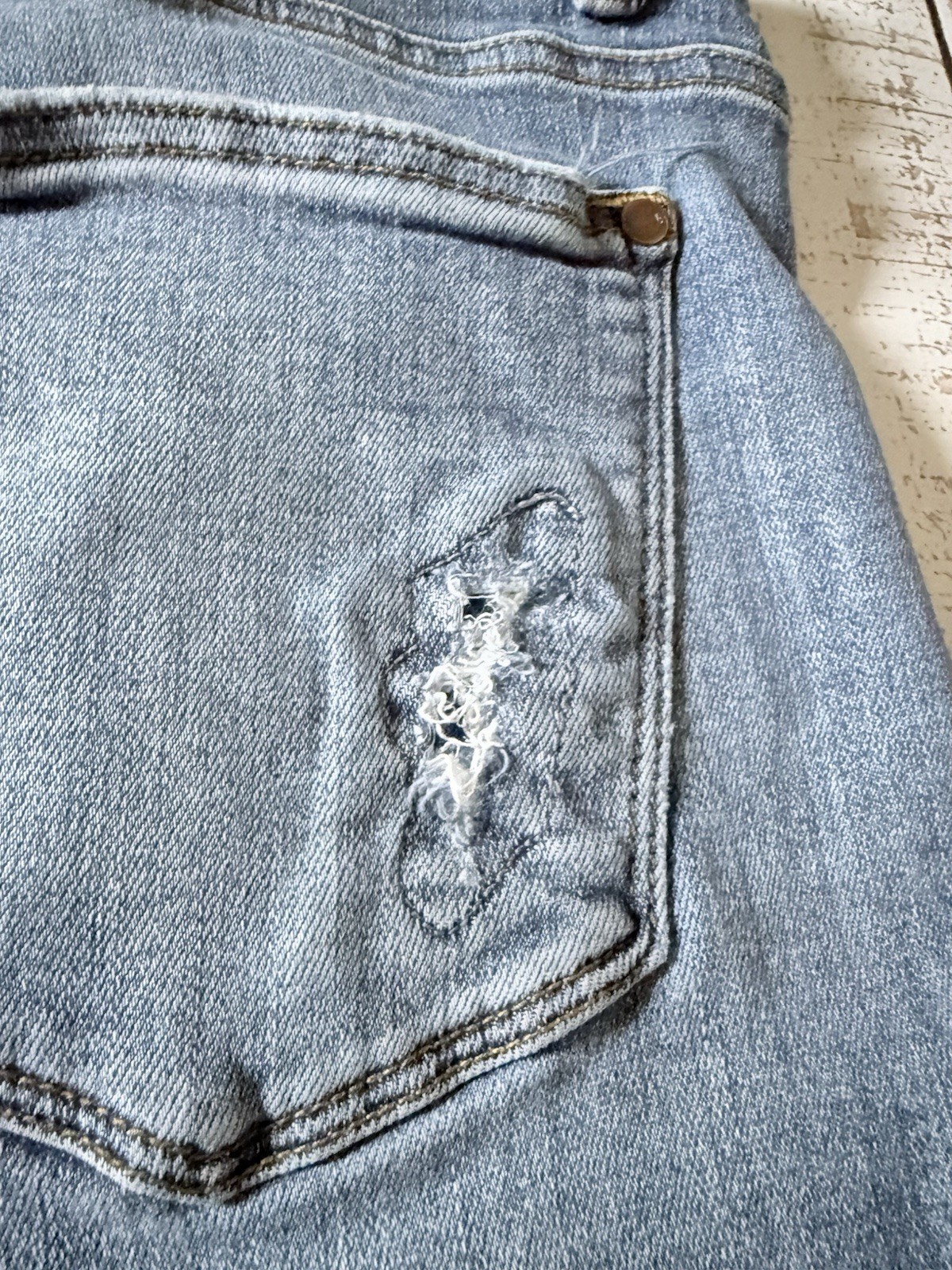 Judy Blue Los Angeles 1XL Light Wash Distressed Fringe Cut-Off Denim Shorts