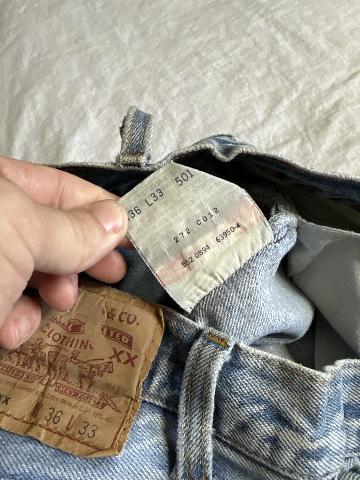 Vintage Levi’s 501 Blue 90s USA Button Fly 1990s Men’s 501xx Distressed 32X29