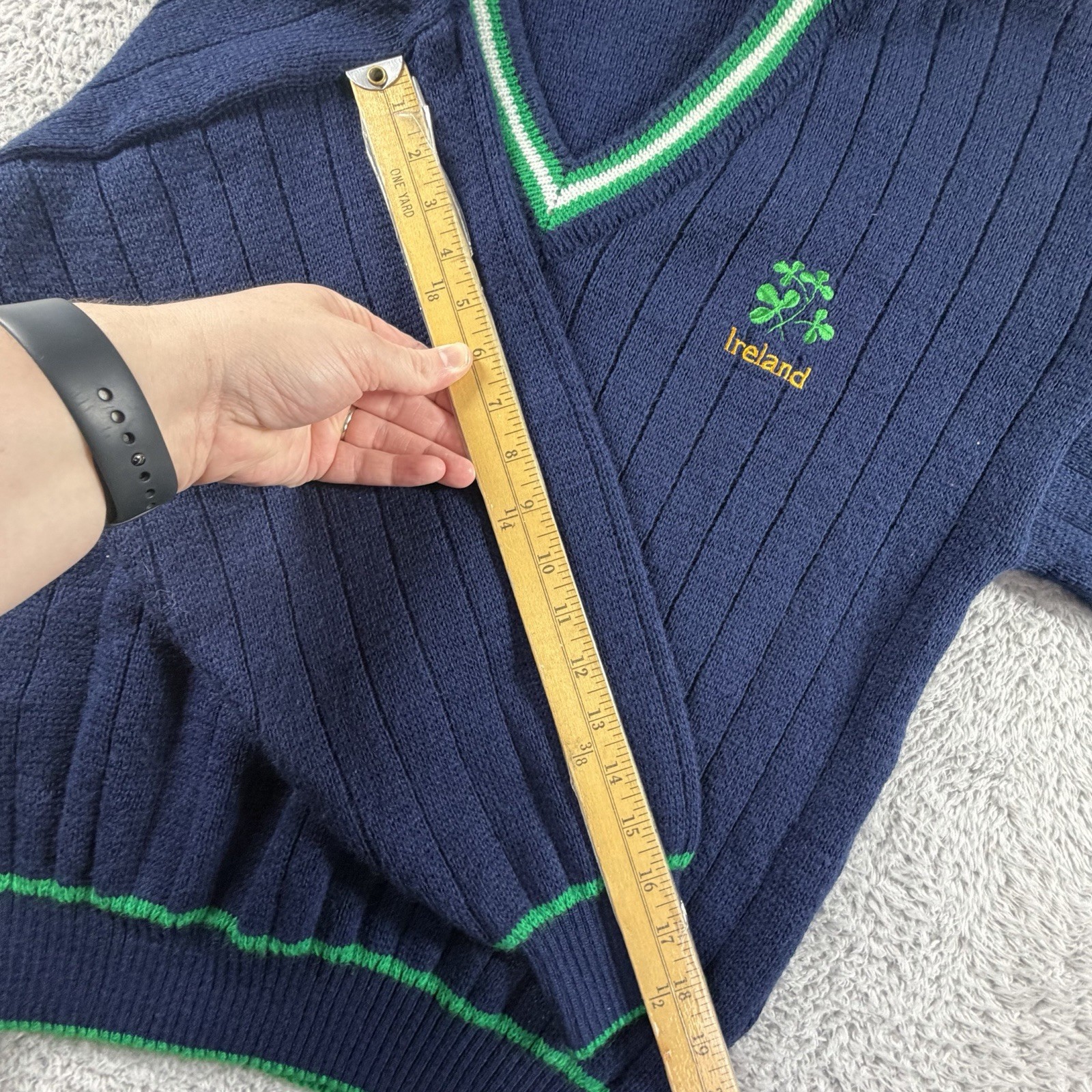 Quill’s Woolen Market Irish Sweater Ribbed Knit V Neck Shamrock Embroidered M