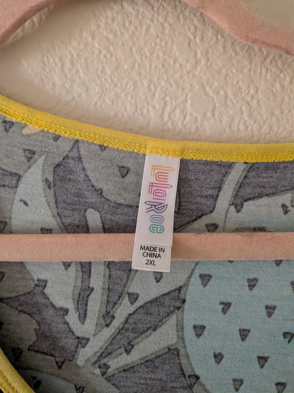 Lularoe Christy T, Size 2xl EUC, Beautiful Floral, Blue, Yellow, Black, Green