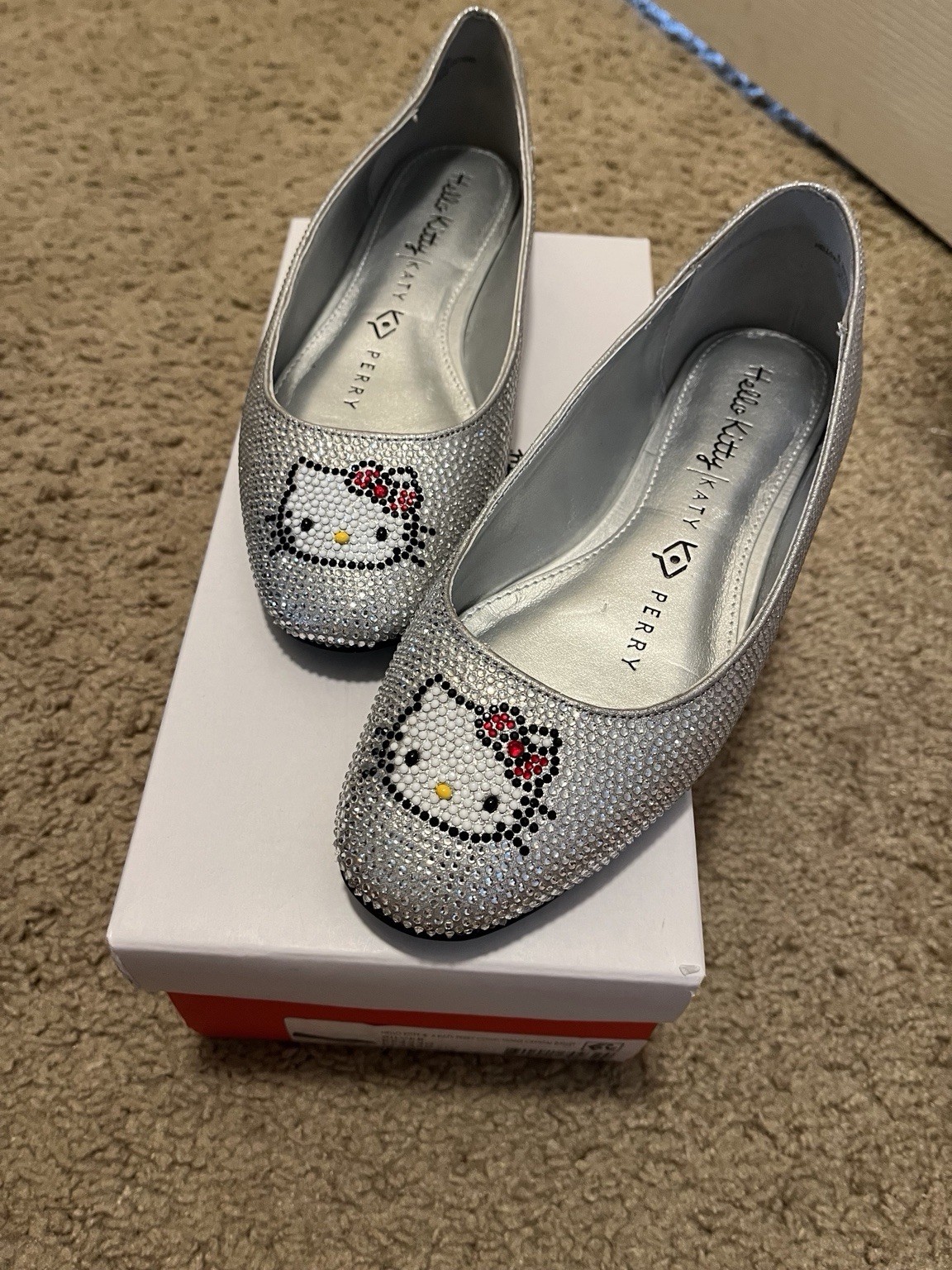 Hello Kitty x Katy Perry Crystal Ballet Flats Silver Size 4 New