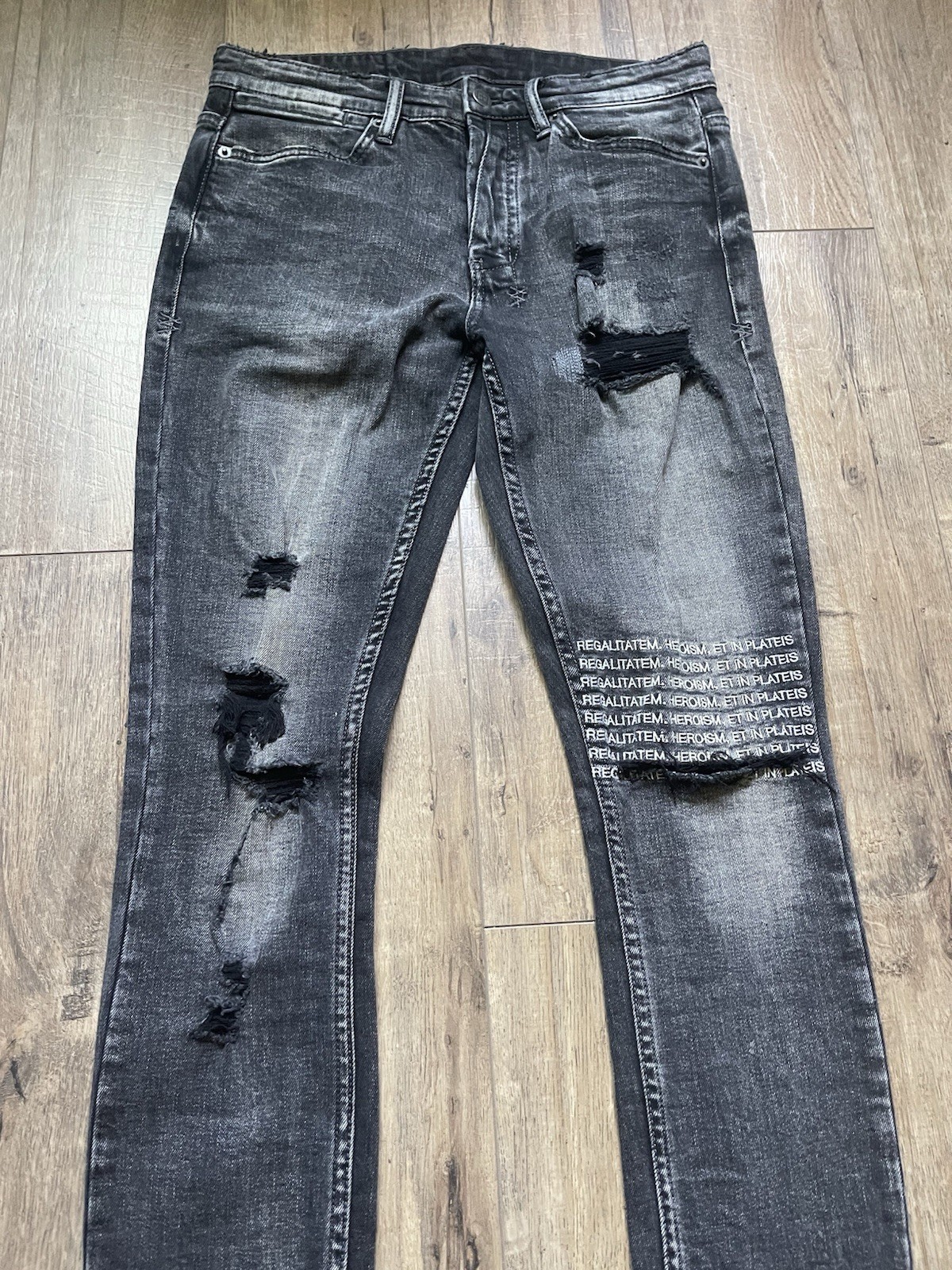 KSUBI MEN’S VAN WINKLE ANGST PLATEIS JEAN SIZE 30X32.5” DISTRESSED