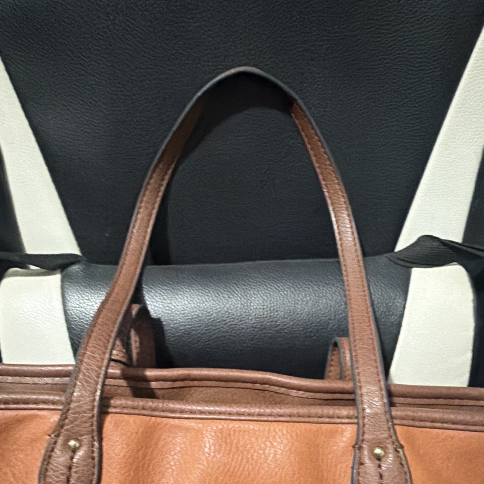 b.ø.c Brown Pebbled Tote Double Handles Zip & Magnetic Closure Pockets Lined