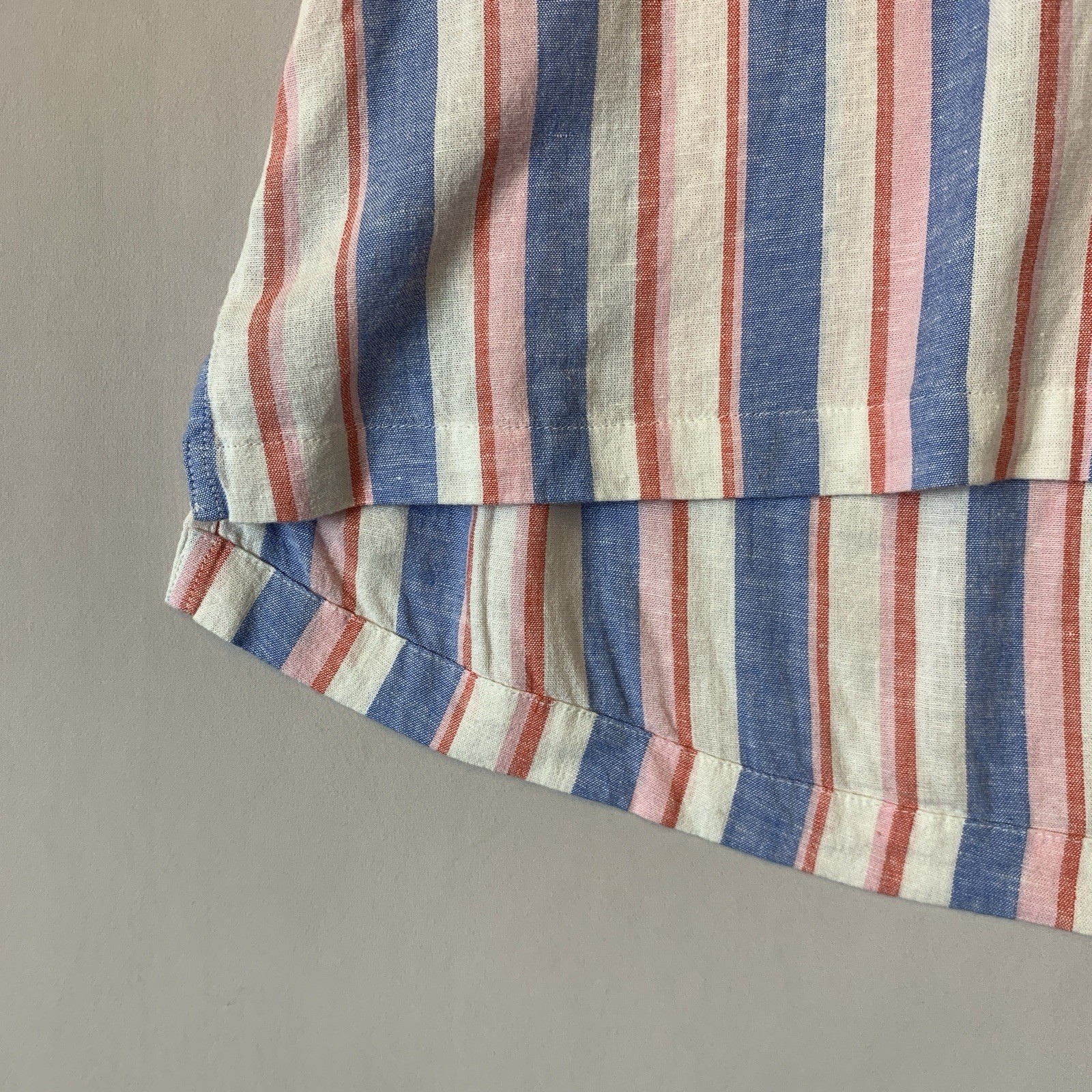 Crown Ivy Top Blouse Womens Medium Pink Blue Ivory Striped Sleeveless V Neck