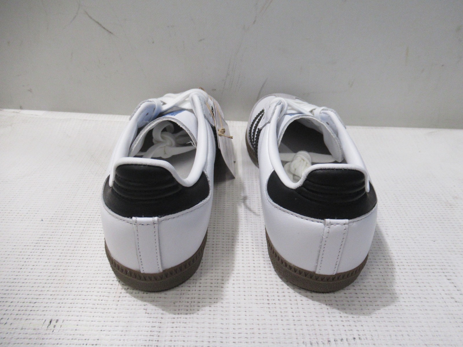 Adidas Samba OG White/Black/Granite Low top Shoes Size Men’s 4 Women’s 5