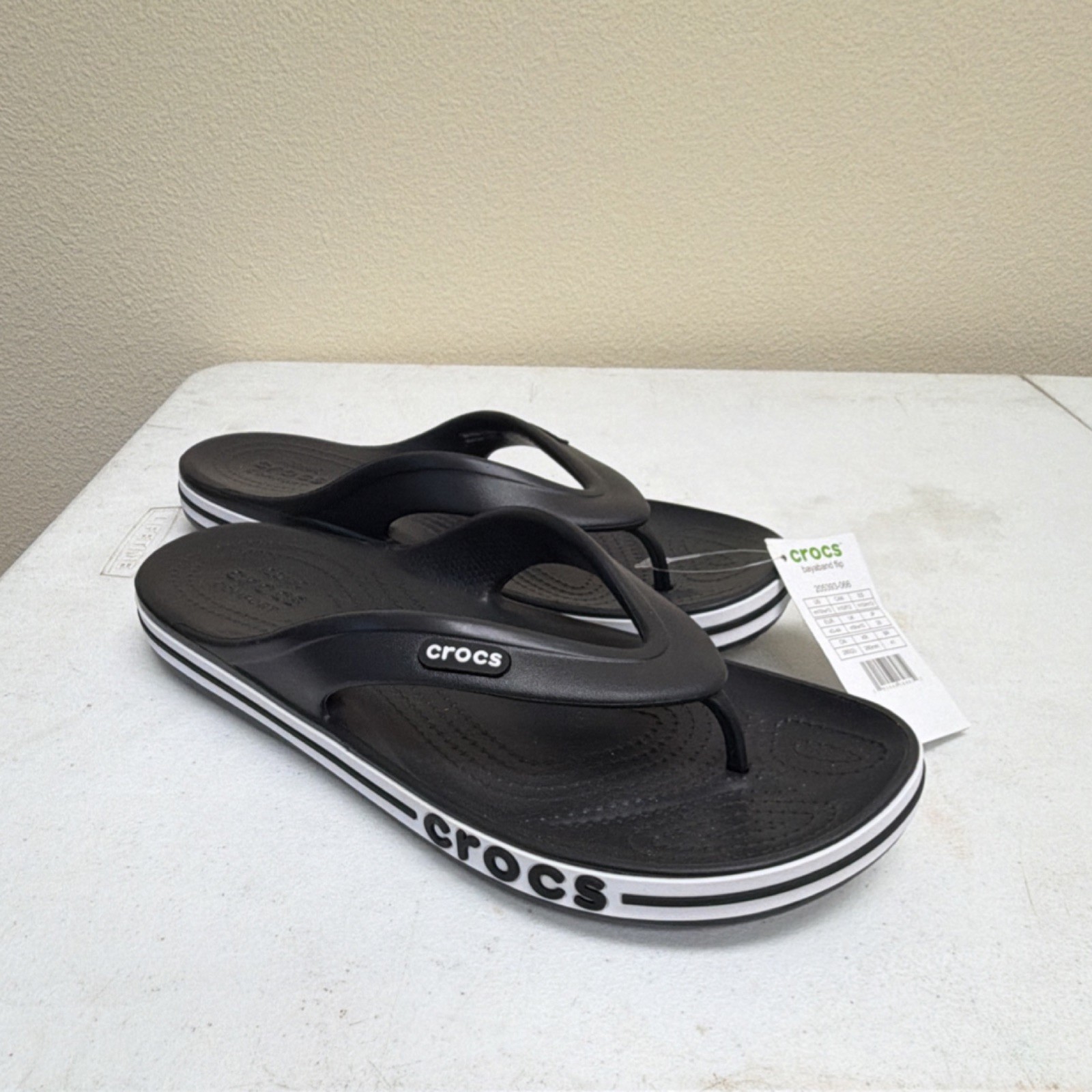 Crocs Bayaband Flip Men’s Thong Sandals Black Comfort Slip On Synthetic Size 10