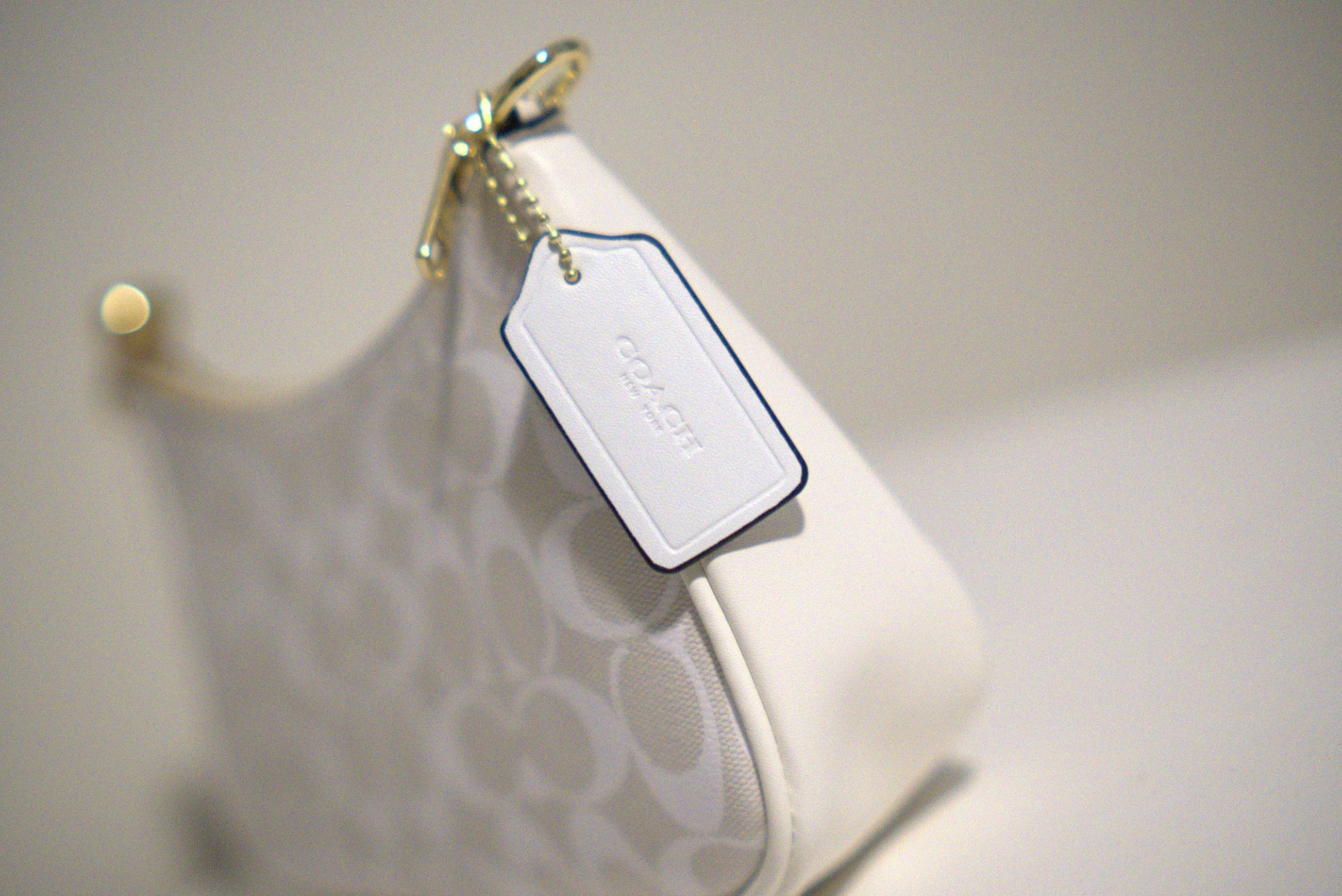 Coach 2Way Shoulder Bag CA548 Signature Canvas White Smooth Leather Outlet