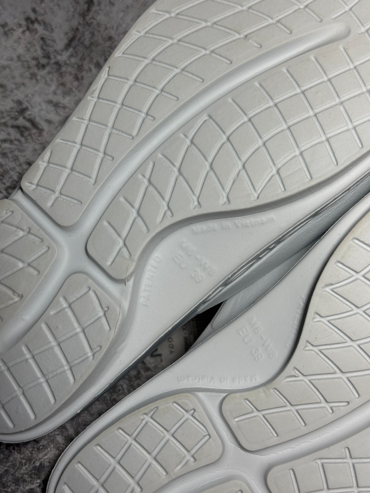 OOFOS OOahh Sport Flex Slide White Unisex size US M6 W8 EU 39
