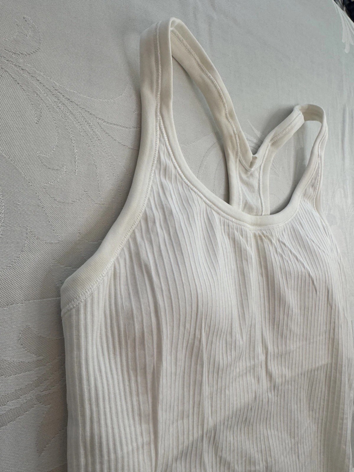 Lululemon Ebb To Street Tank Top Racerback athletic workout Size 6 B/C cup WHITE