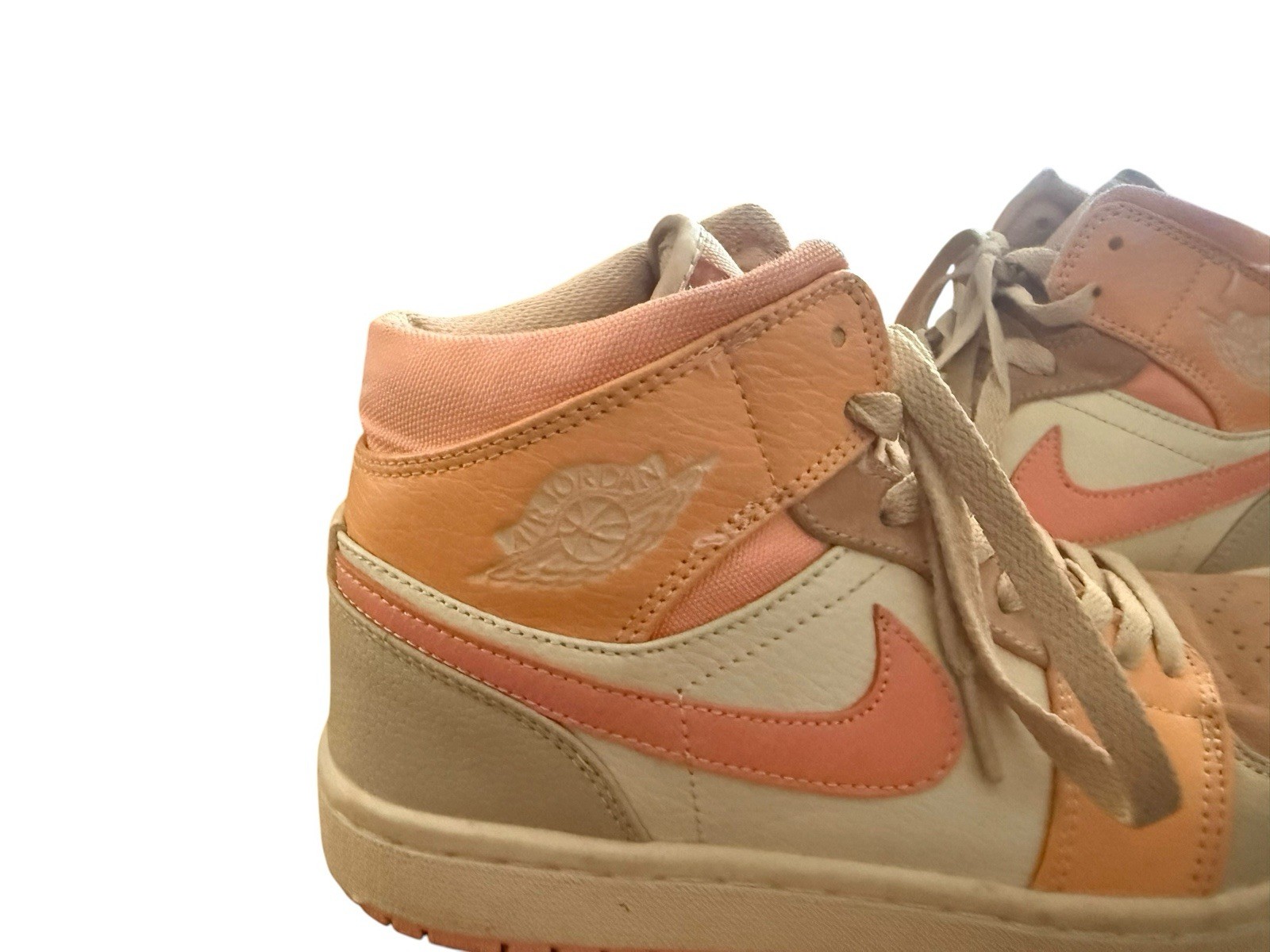 Nike Air Jordan 1 Mid ‘Apricot Orange’ sneakers Women’s Size 7
