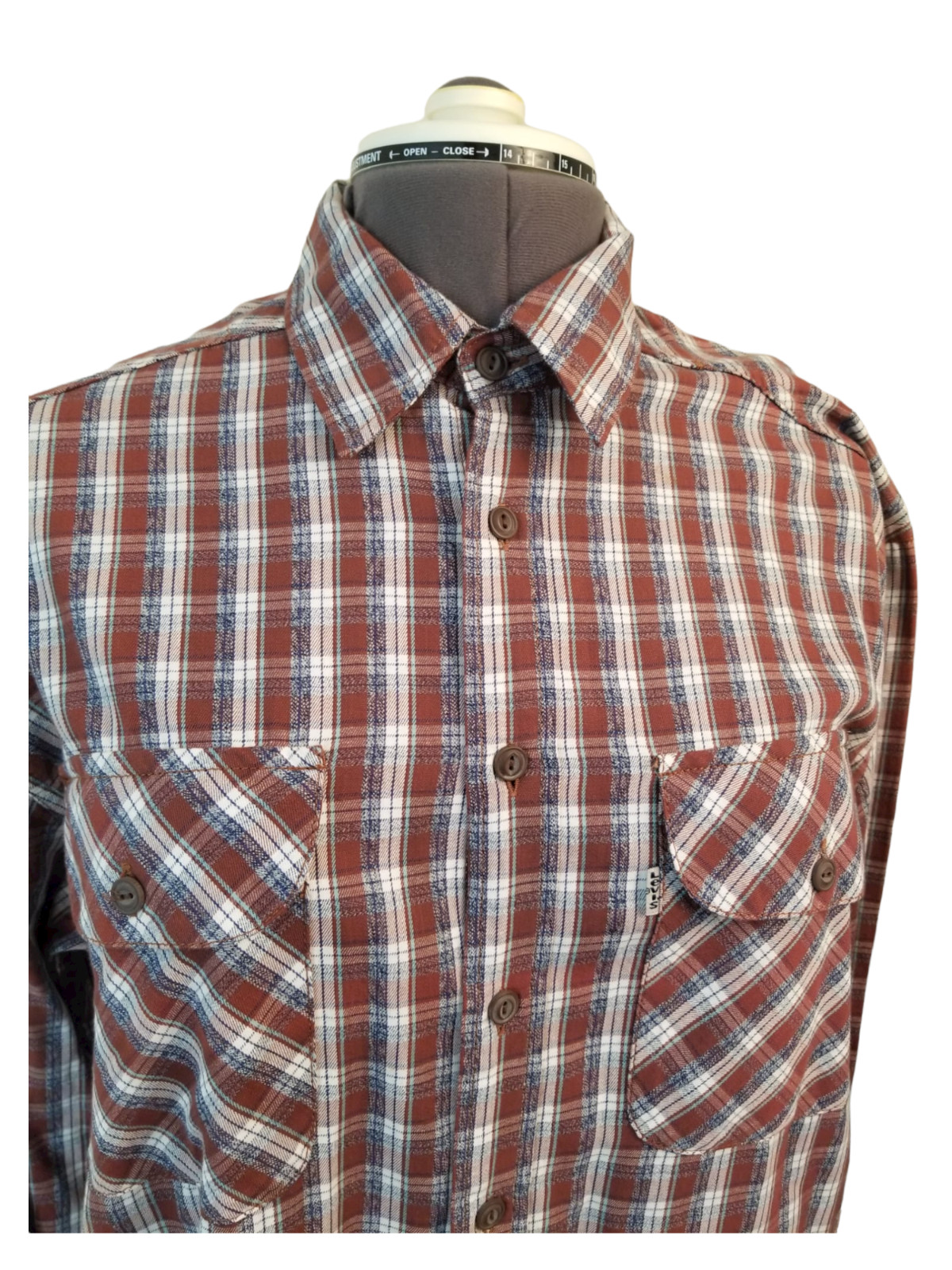 Levi’s Long Sleeve Casual Shirt Multicolor Men’s Size M Pit to pit 24 in
