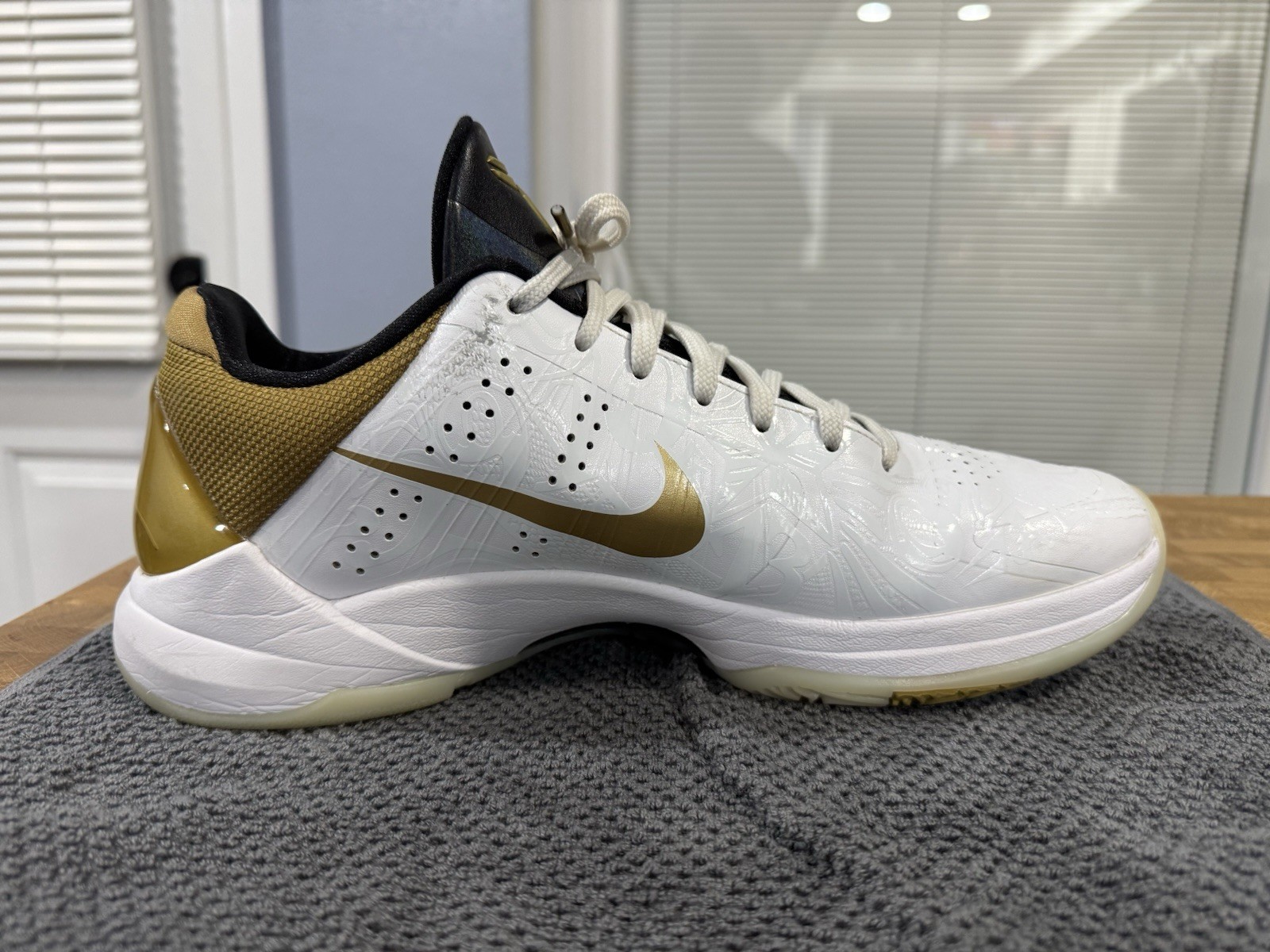 Nike Zoom Kobe 5 Protro Big Stage White/Metallic Gold/Black CT8014-100 2020