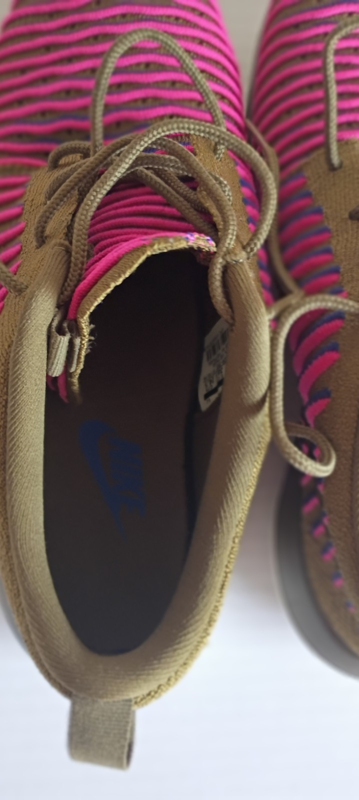 Nike Low Top Striped Pink/Green Lace-Up Athletic Sneaker Teens