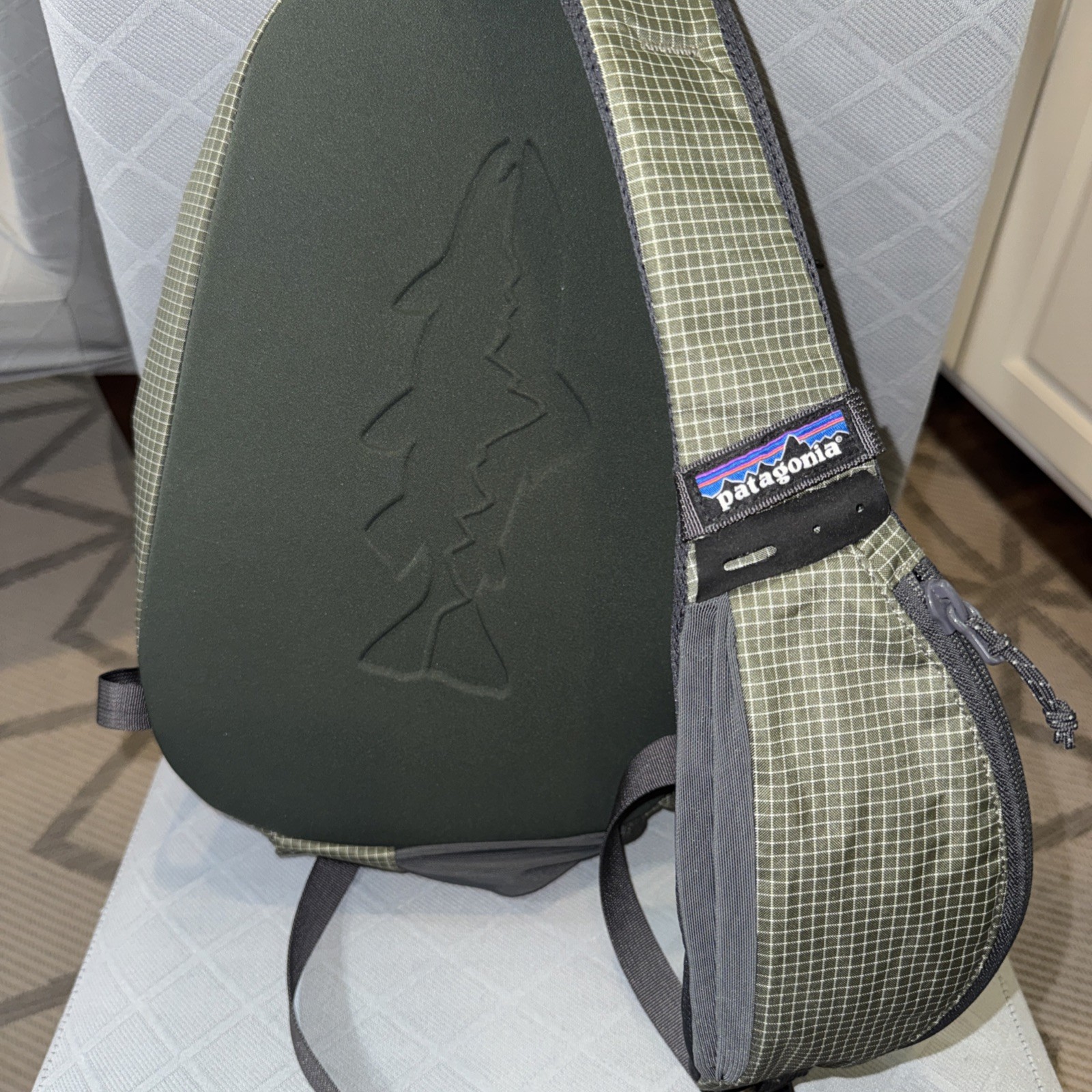 Patagonia Stealth Atom Sling 8L SP18 Discontinued Rare Fishing Bag Used