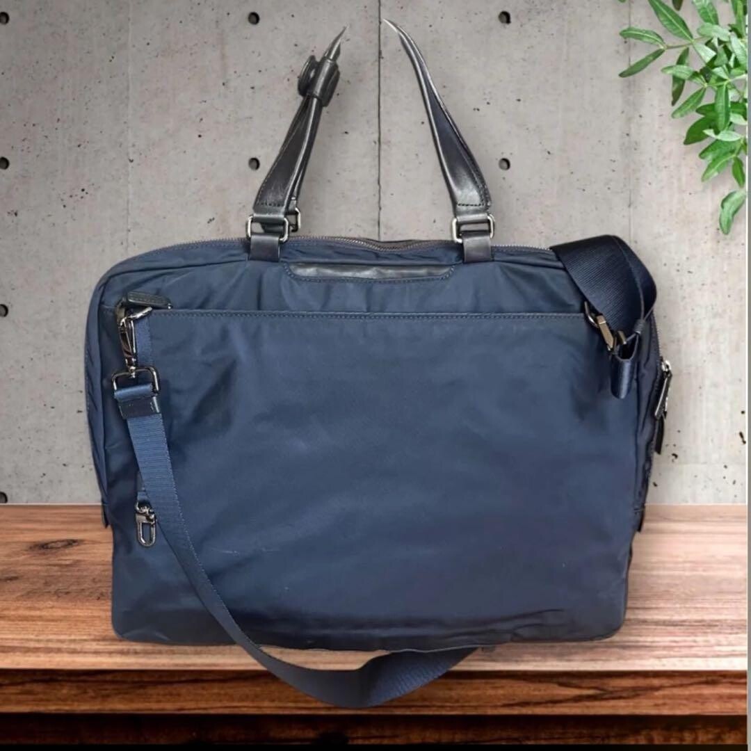 TUMI 2Way Business Bag Nylon Leather Navy Black Model 0481764INDE 14.96in