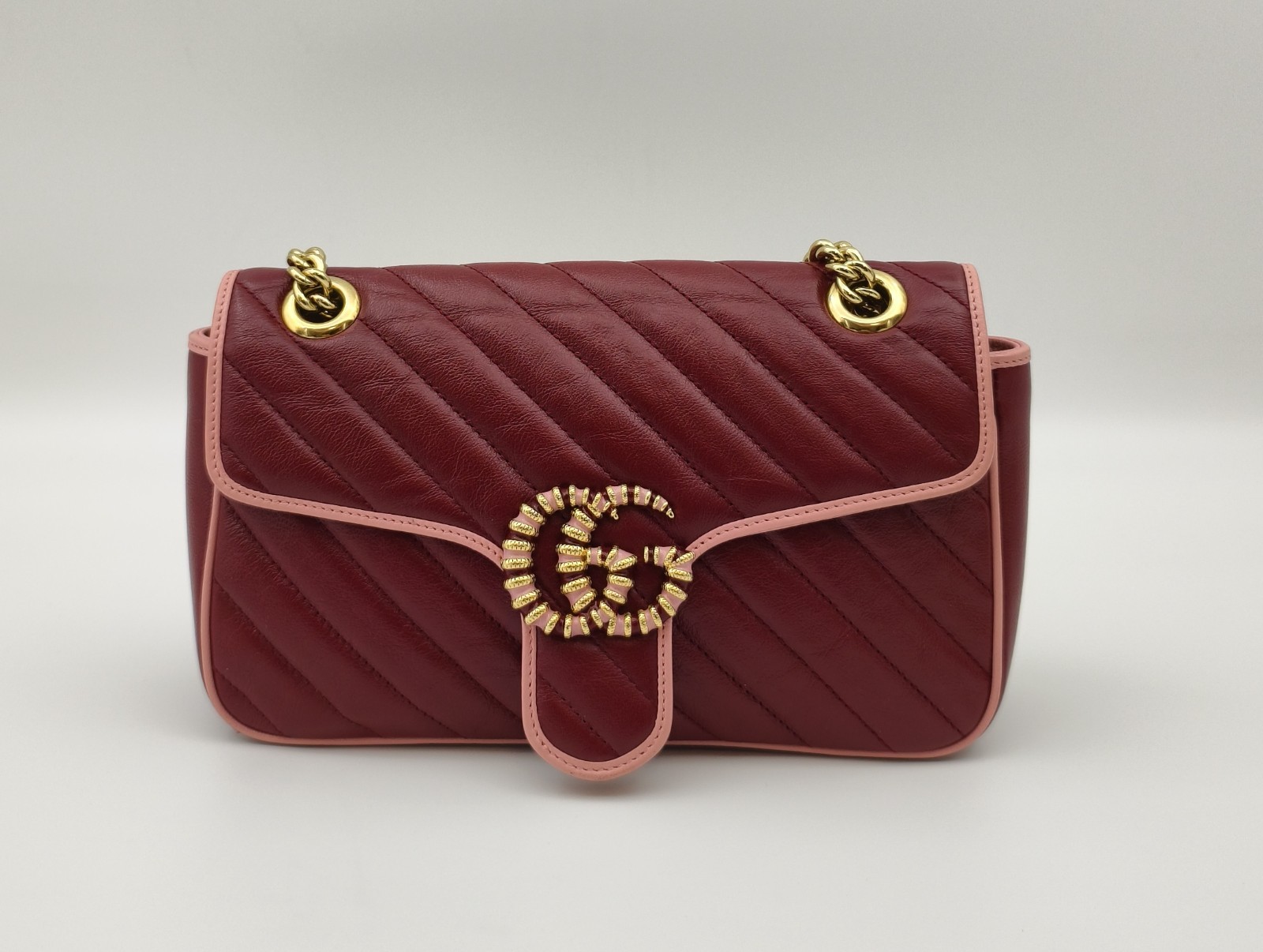 Authentic Gucci GG Marmont Medium 26cm Red Leather Pink Piping Torchon GG Should