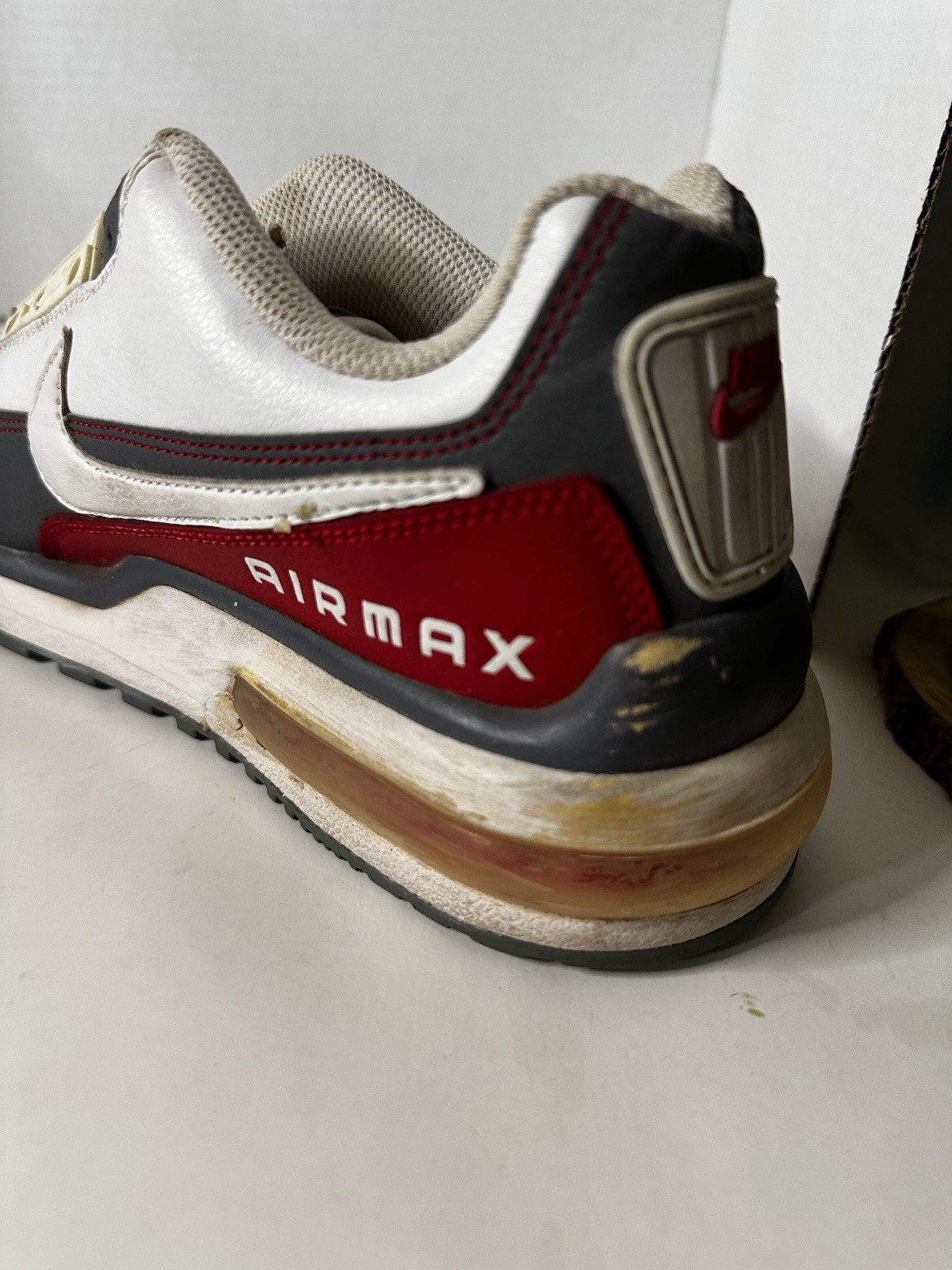 Nike Air Max – white and red Men’s Size 8