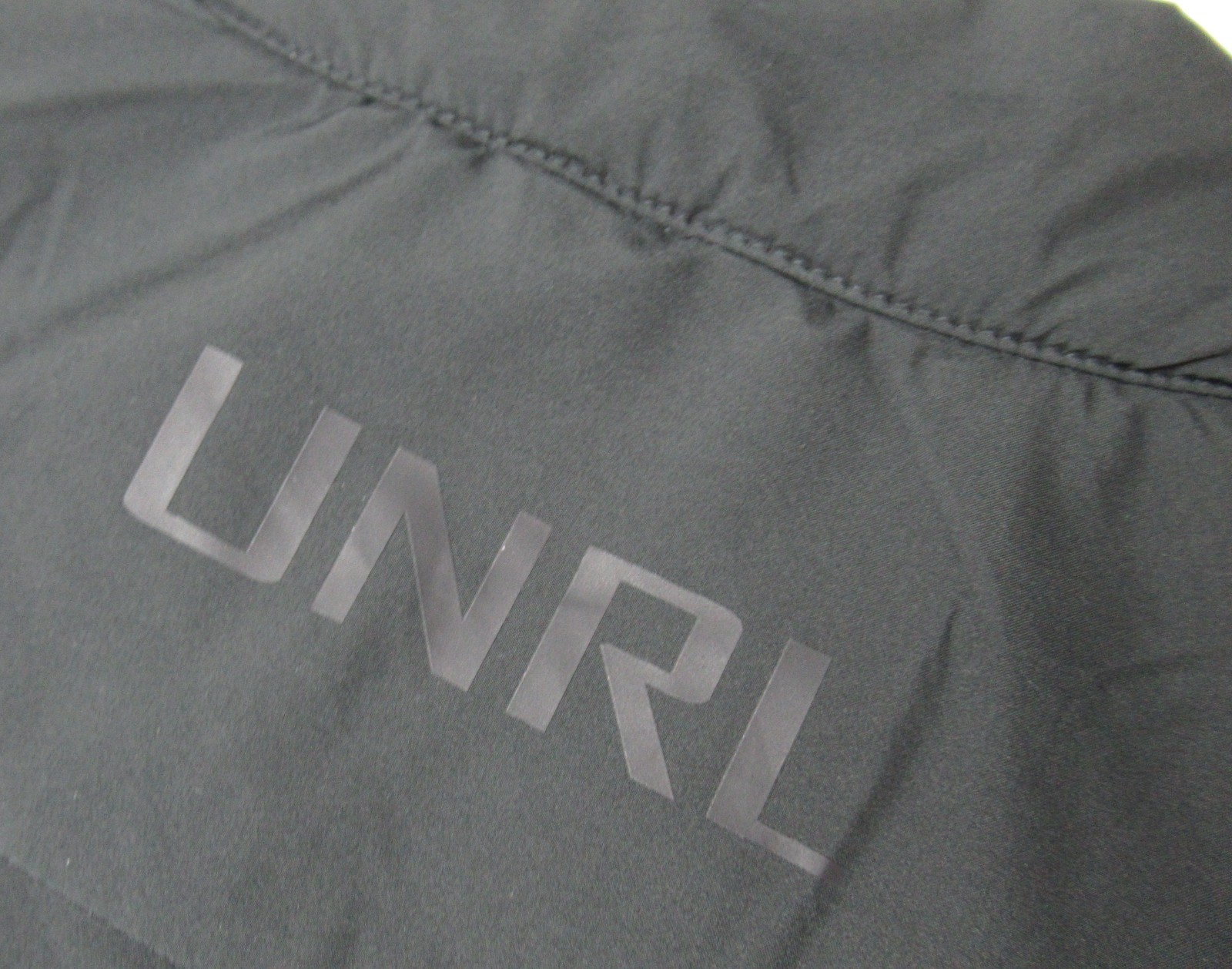 UNRL Quilted Puffer Vest Black Mens Medium Embroidered FREE SHIP