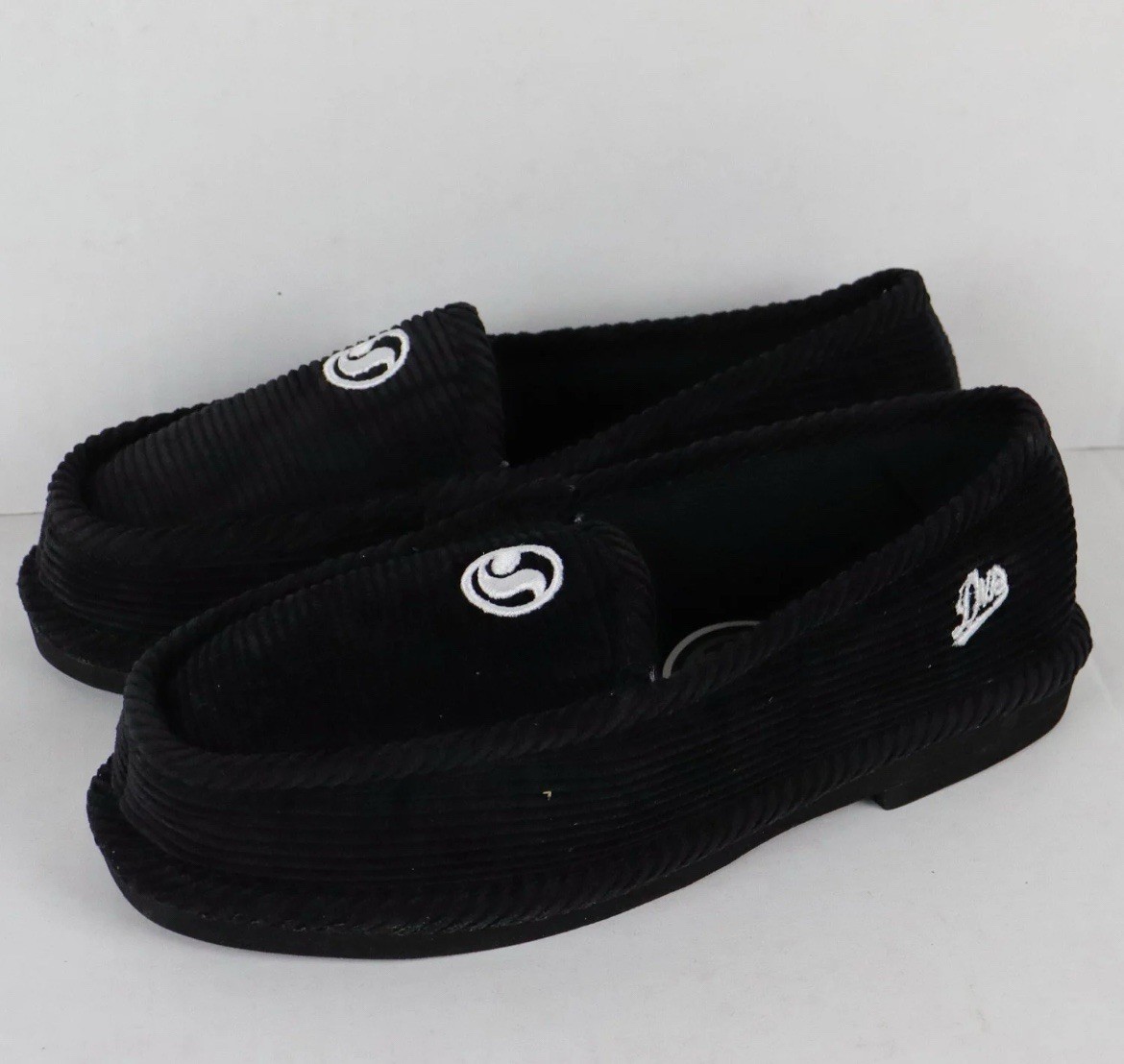 DVS Francisco Youth Slippers Black Corduroy • Y2K Skate Aesthetic • SzL (3-4.5)