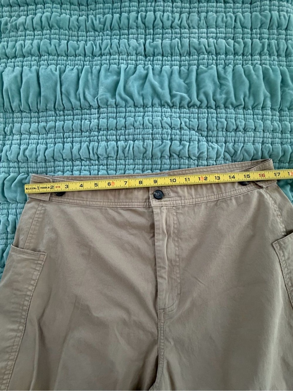 Everlane Beige Cropped Barrel Utility Chinos-12