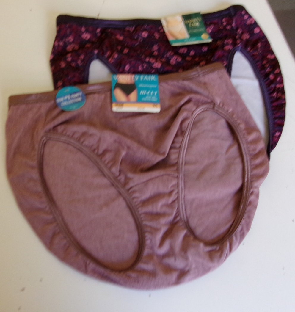 2 Vanity Fair Illumination High cut briefs Size 7 Style 13108 Print and Plum